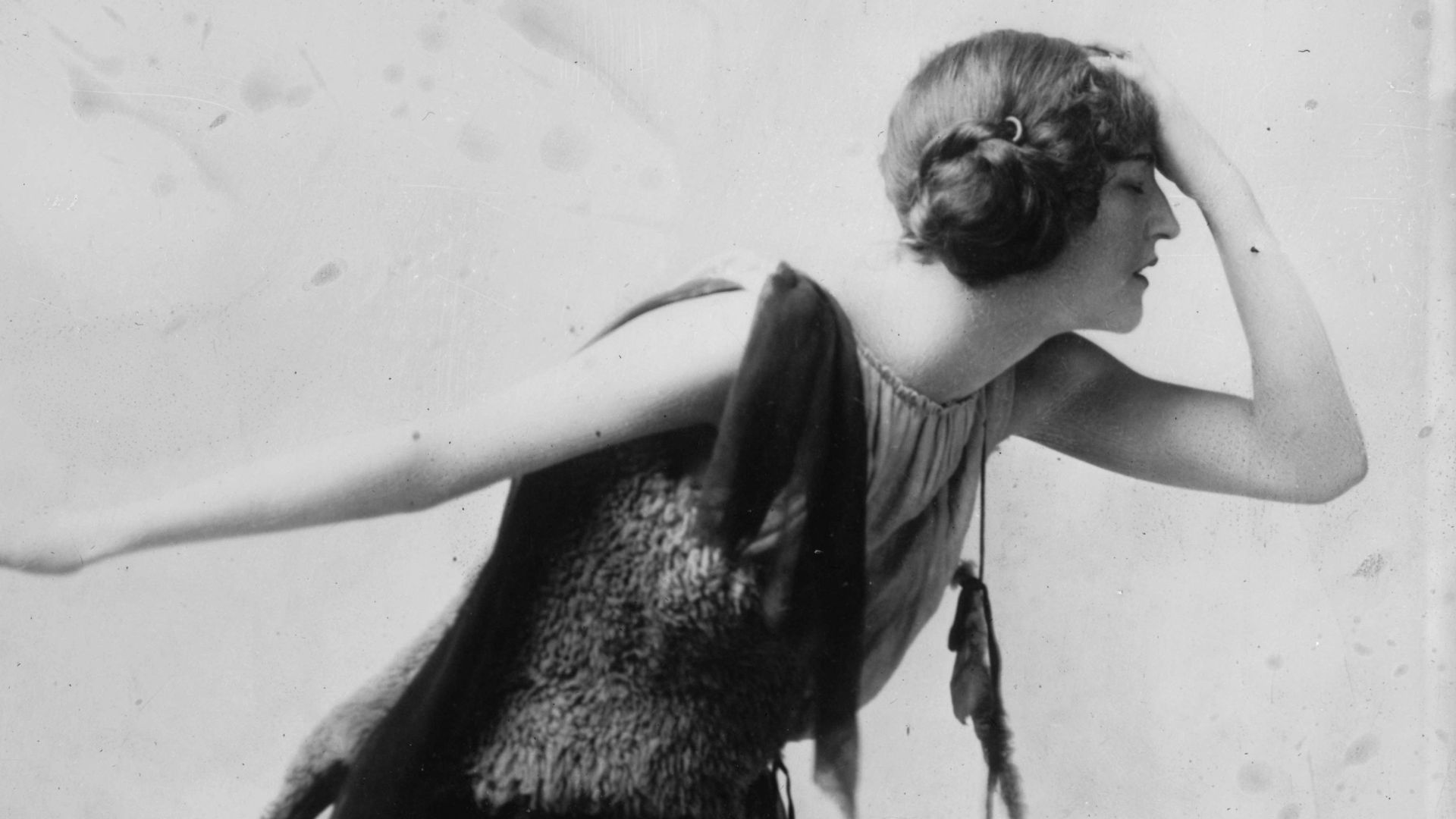 File:Violet Romer in flapper dress, LC-DIG-ggbain-12393 crop.jpg