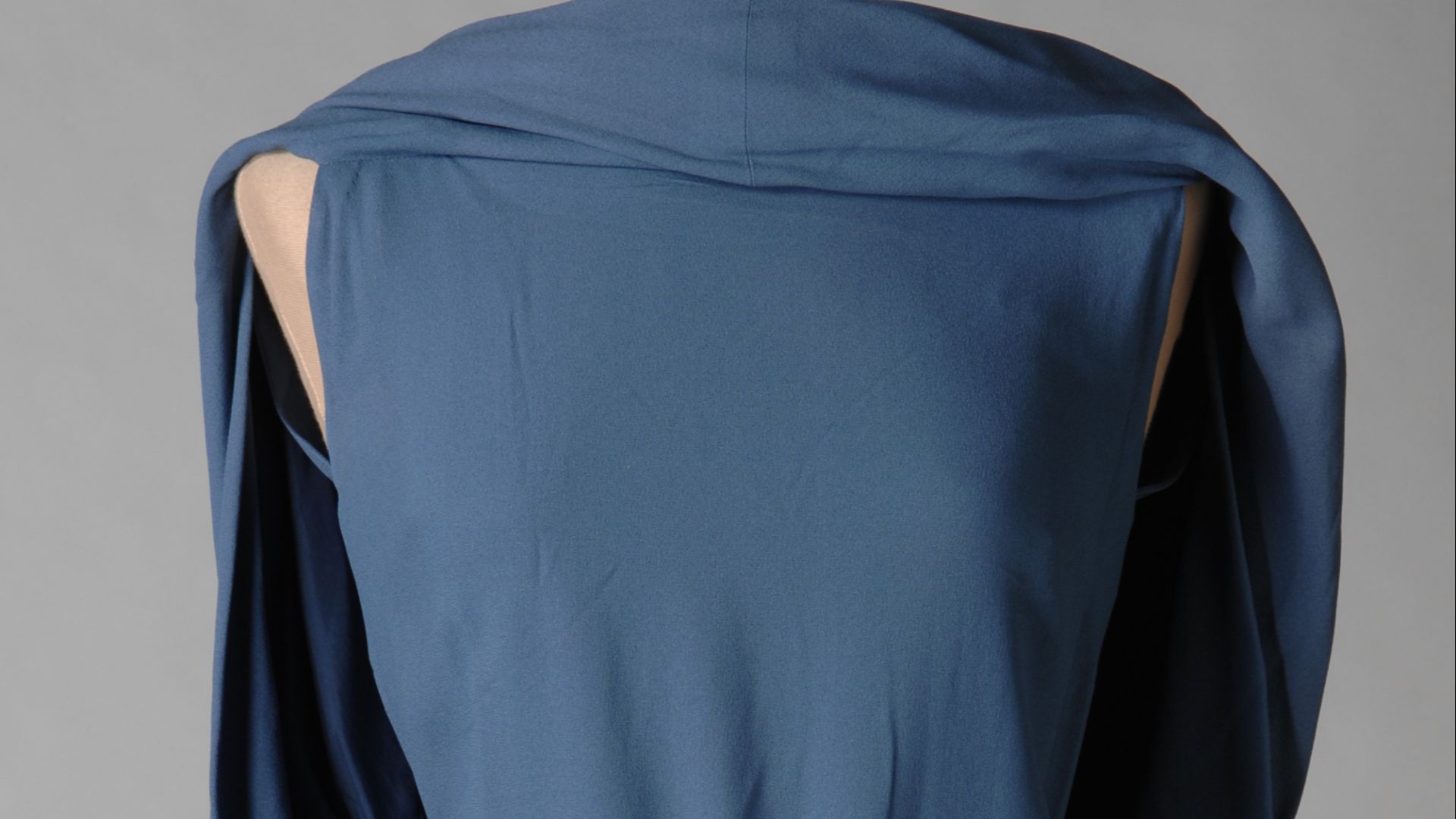 File:Close up of rayon fabric from Blauwe japon zonder mouw.JPG