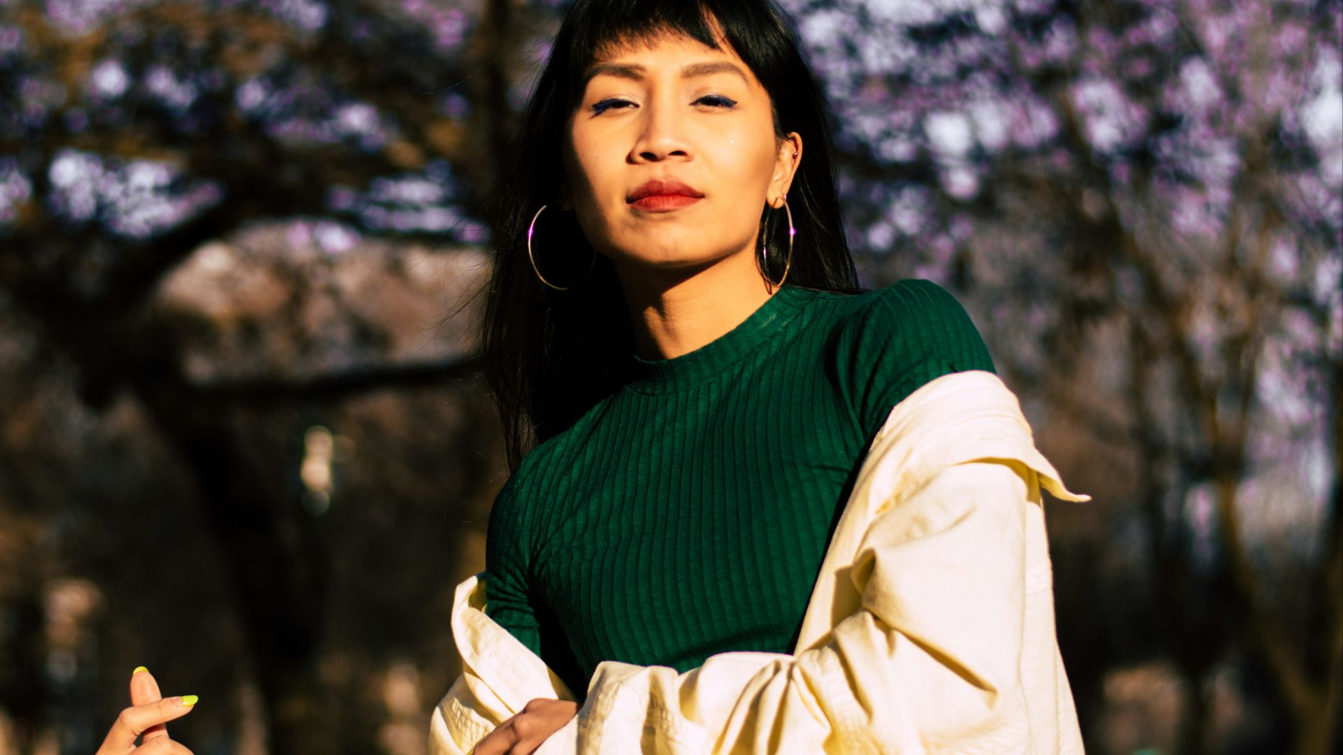 woman snapping her hand