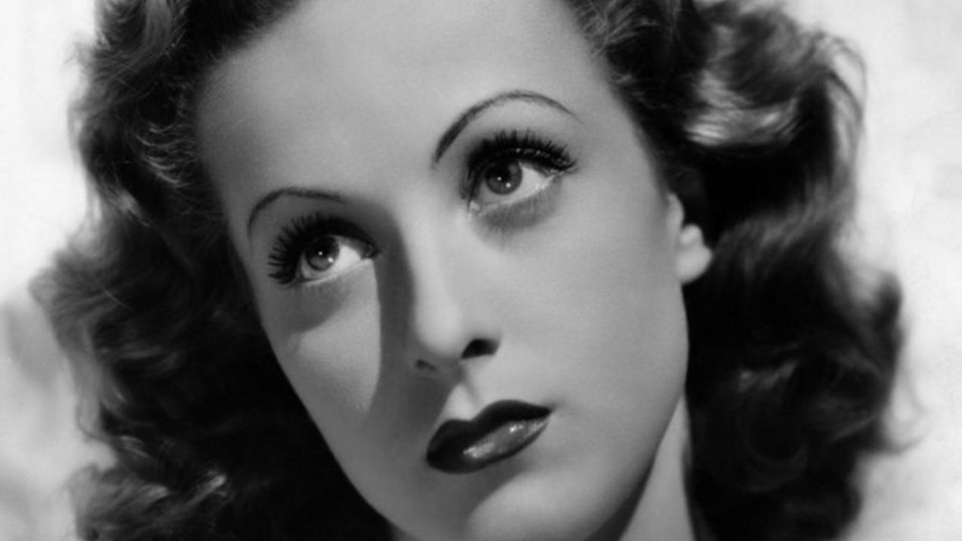 File:Danielle Darrieux The Rage of Paris 2.jpg
