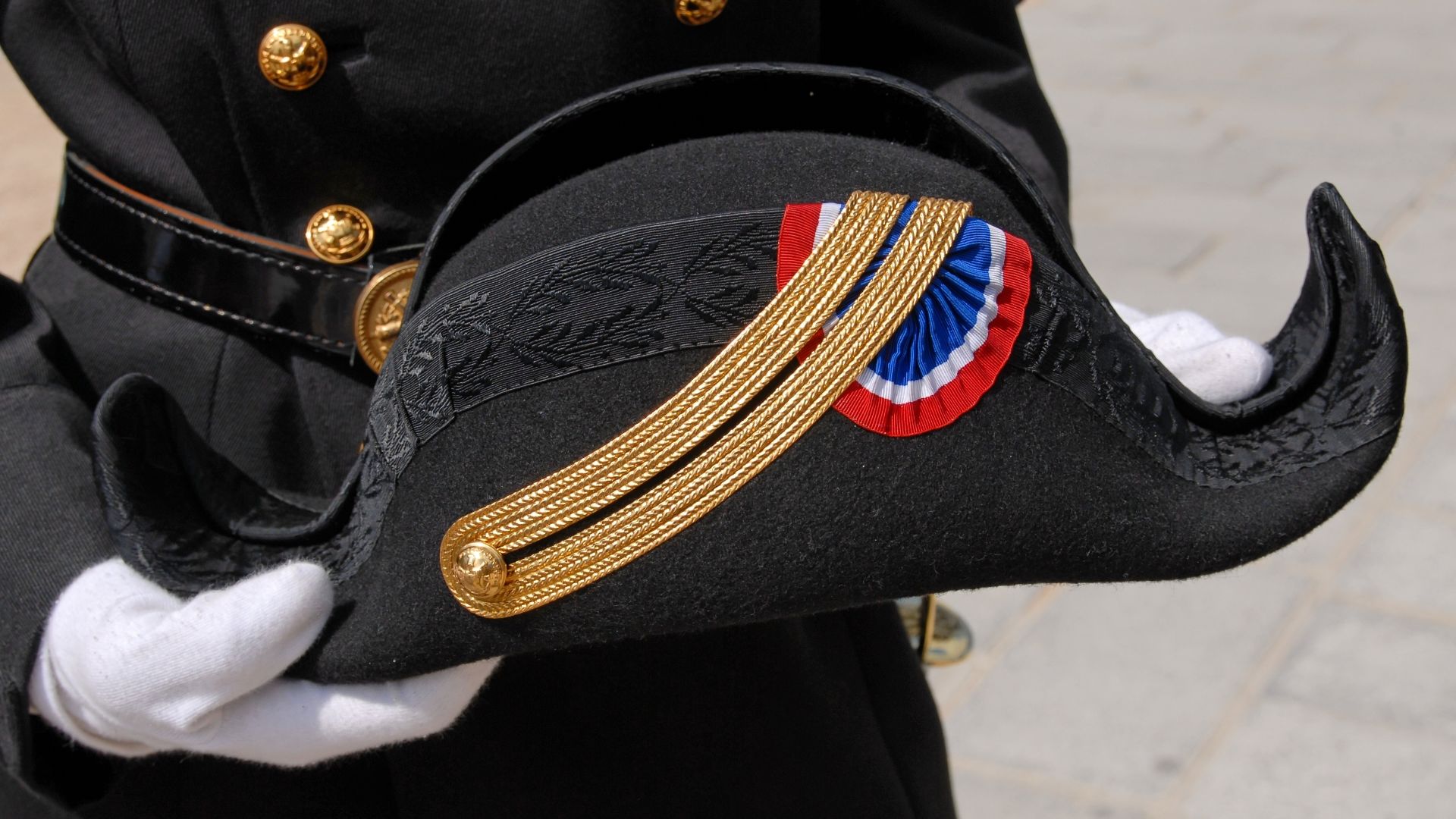 File:Bicorne hat Ecole Polytechnique.jpg