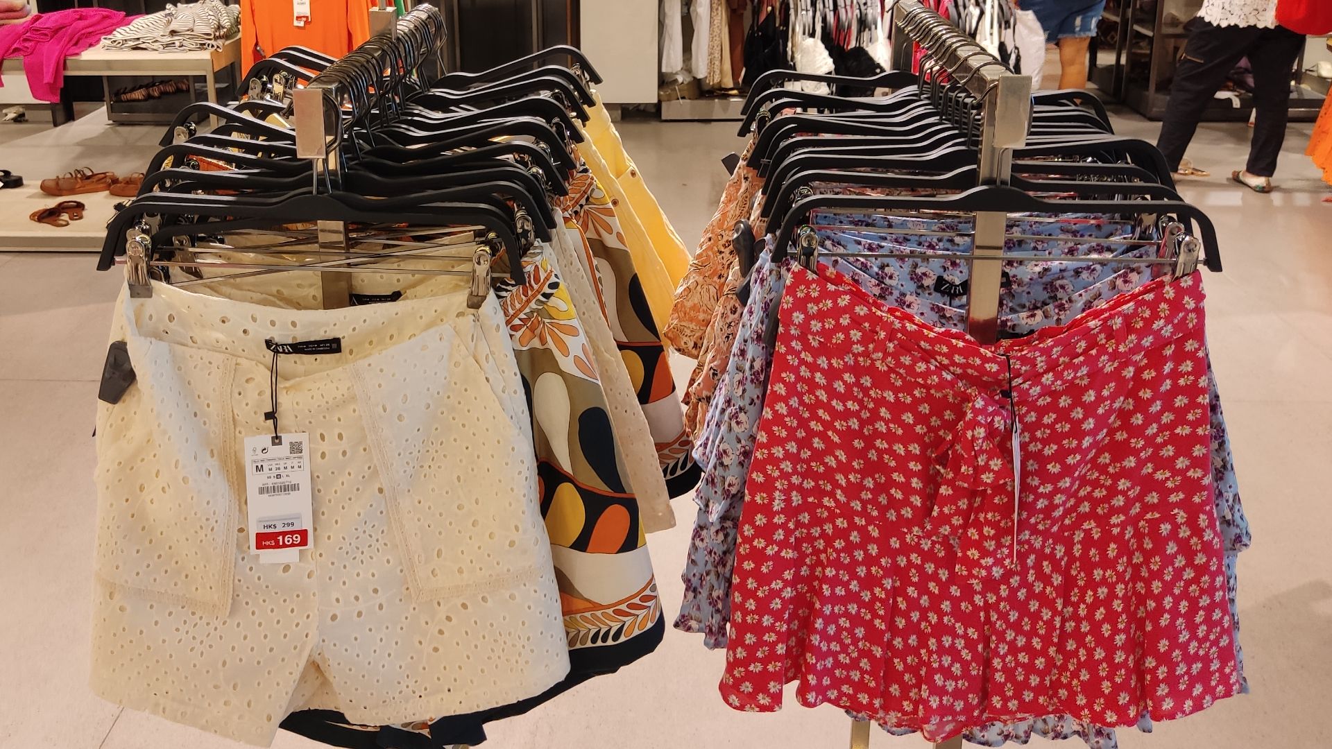 File:HK 中環 Central 皇后大道中 Queen's Road Central Crawford House mall ZARA clothing shop July 2022 Px3 02.jpg