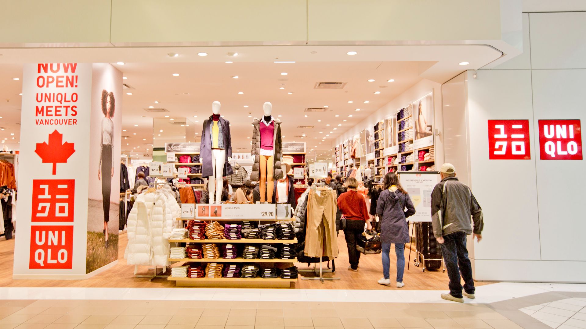 File:UNIQLO Canada @ Metropolis (37034269473).jpg