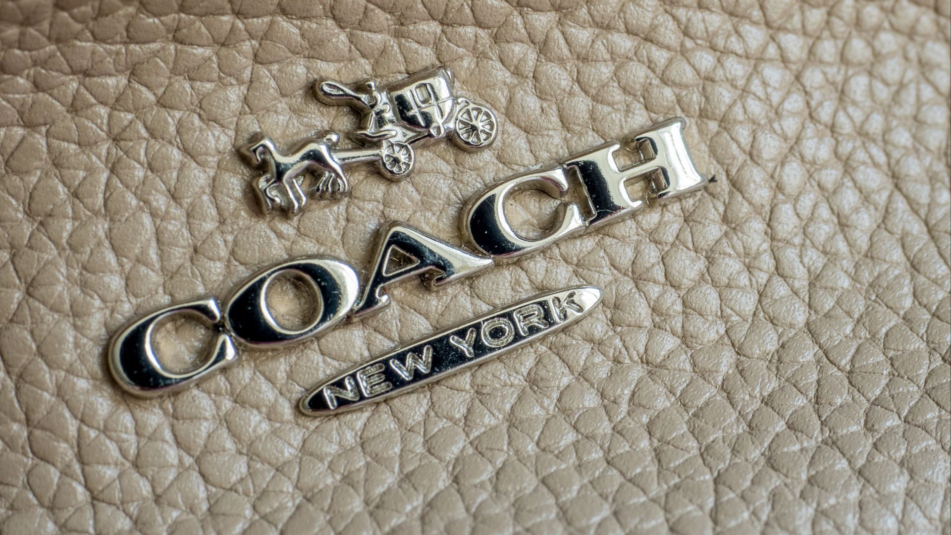 File:Coach Logo (32861521267).jpg