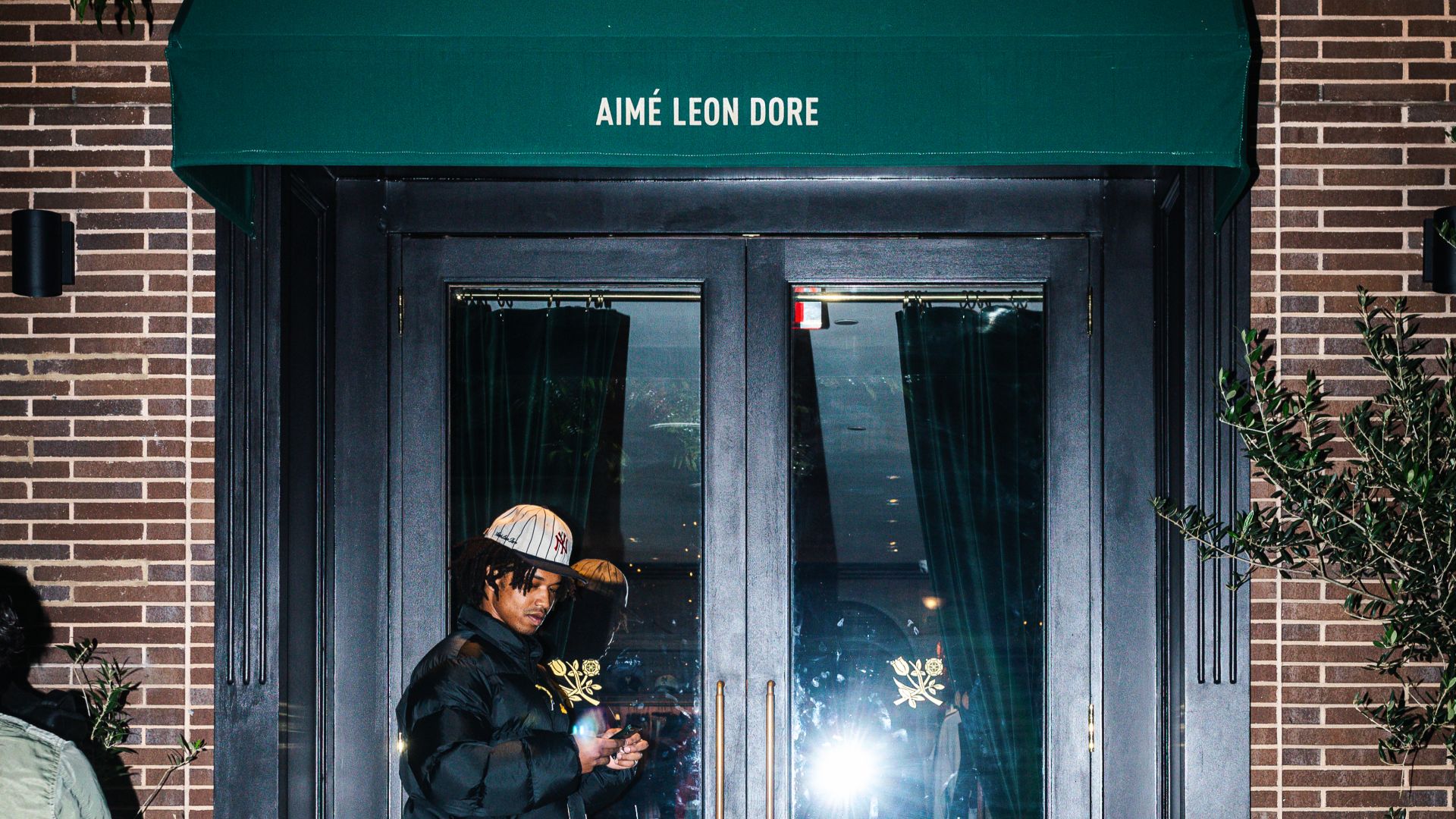 File:Aimé Leon Dore Store Entrance.jpg