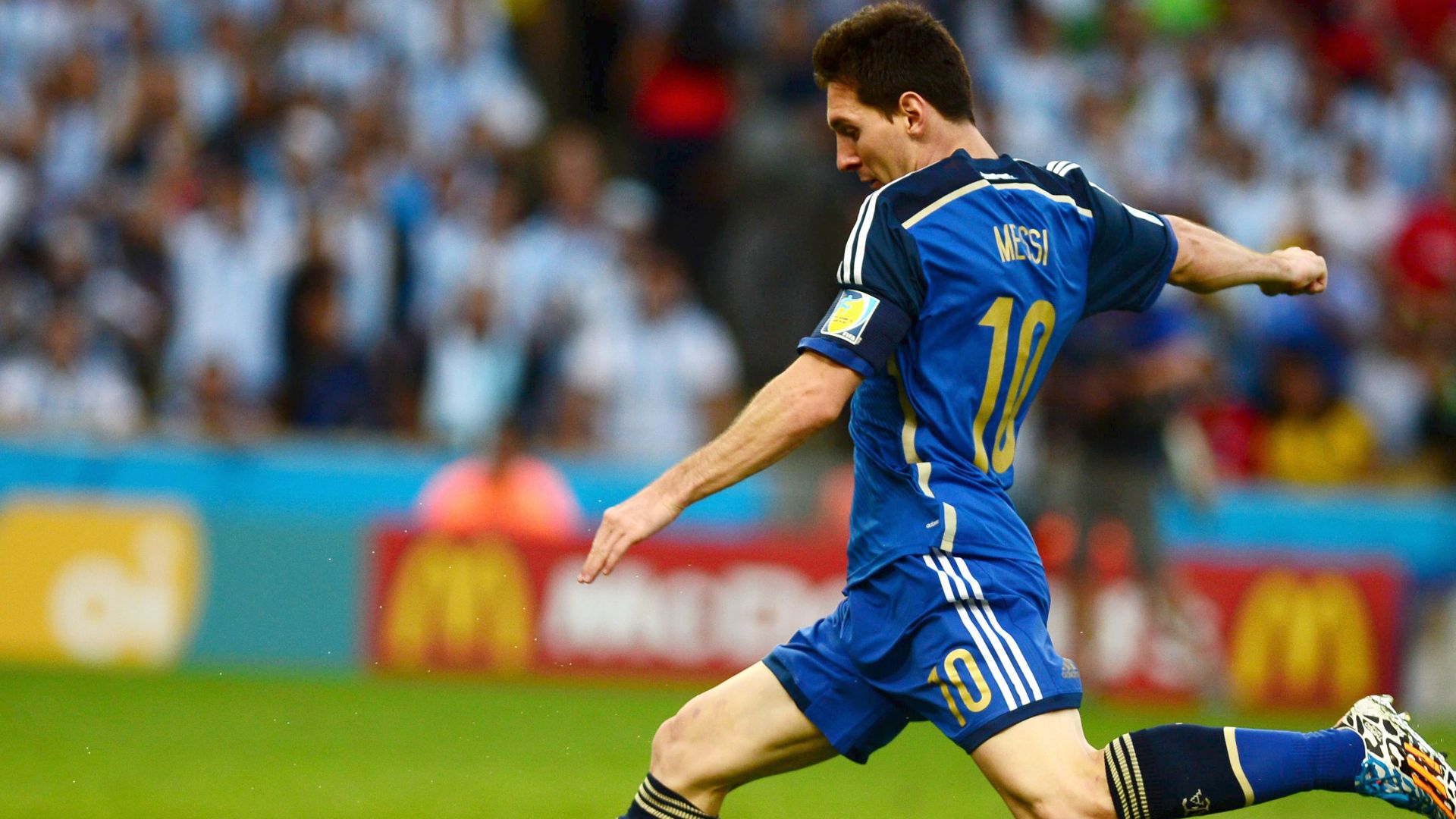 File:Germany and Argentina face off in the final of the World Cup 2014 04 crop.jpg