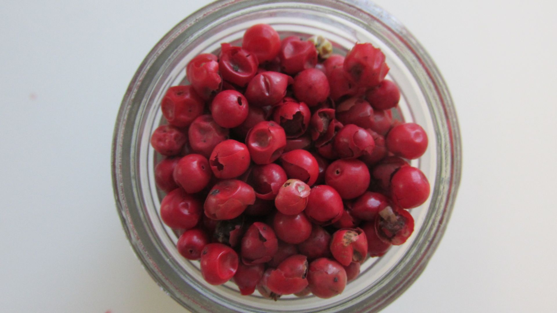 File:Pink Peppercorns, Penzeys Spices, Arlington Heights MA.jpg