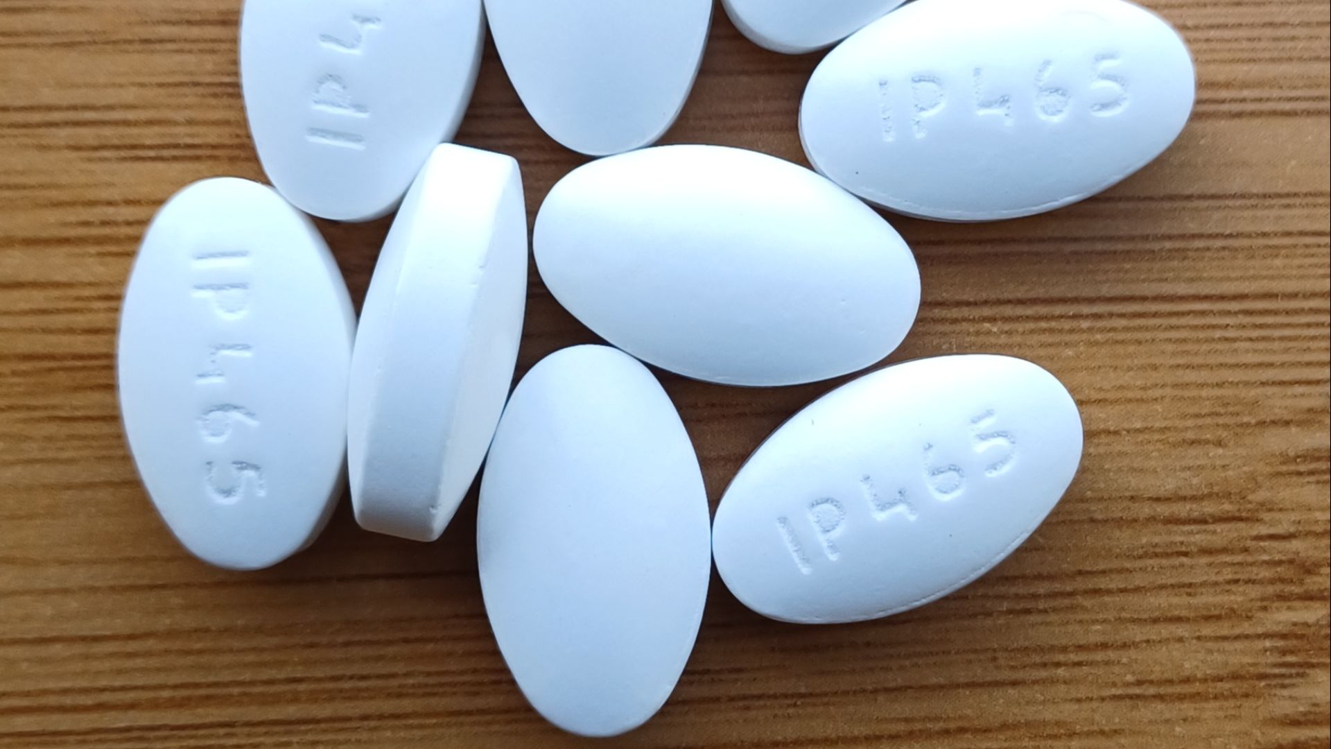 File:Amneal Pharmaceuticals ibuprofen tablets.jpg