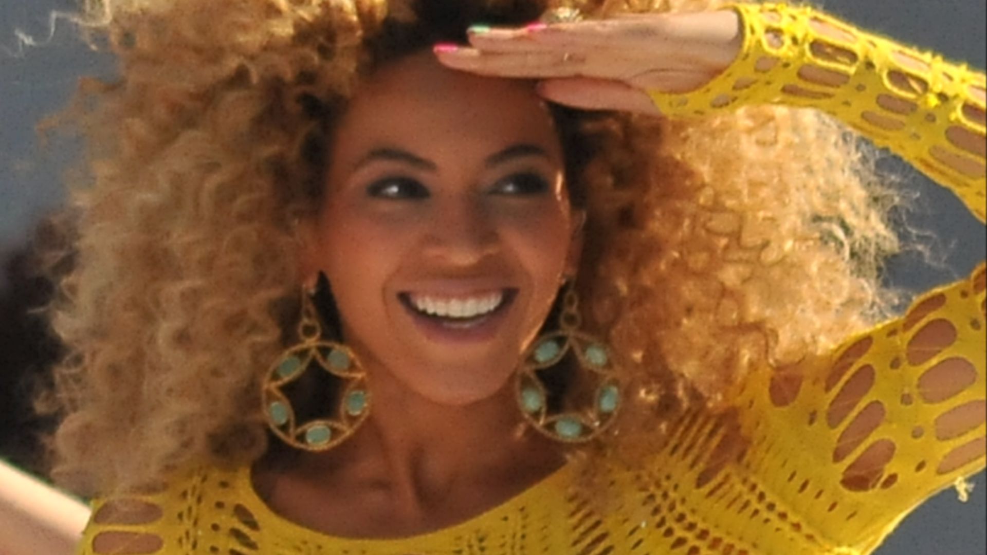 File:Beyoncé Knowles GMA Run the World cropped.jpg