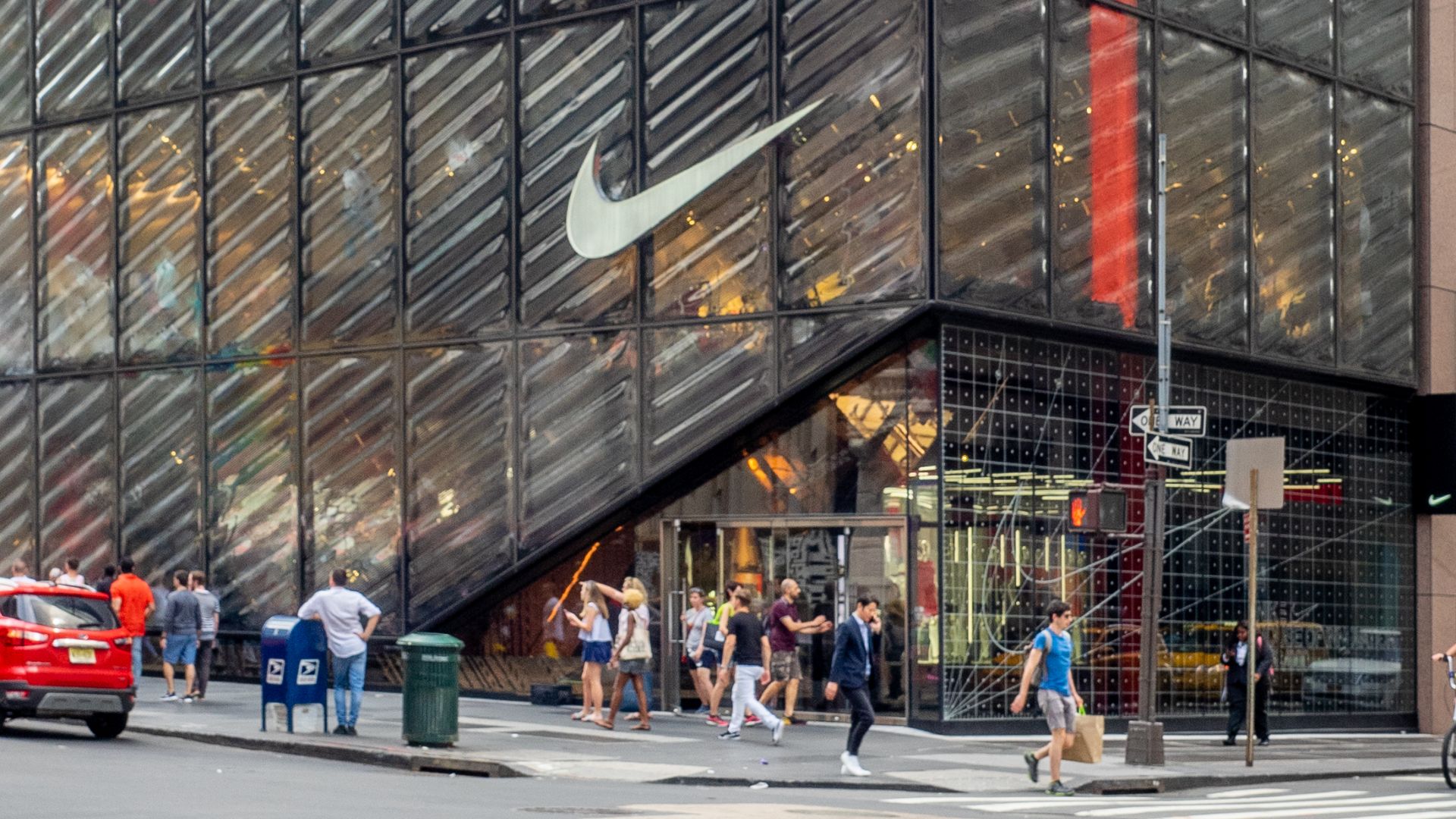 File:Nike Flagship - NYC (48155560636).jpg