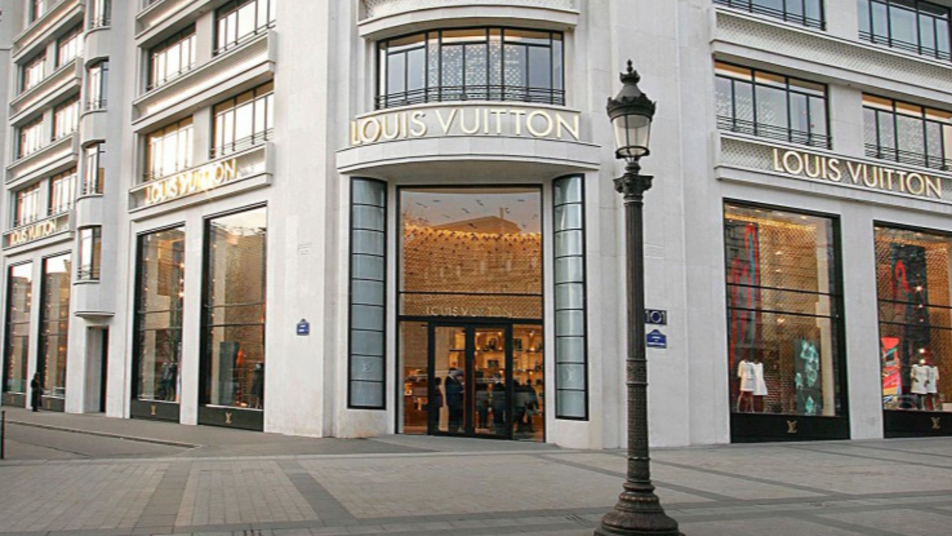 File:Louisvuiton-champselysees-building-paris-carbondale-02-763x1024.jpg
