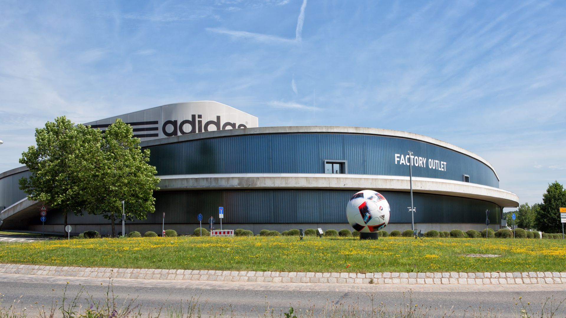 File:Herzogenaurach - Adidas - 2016.jpg