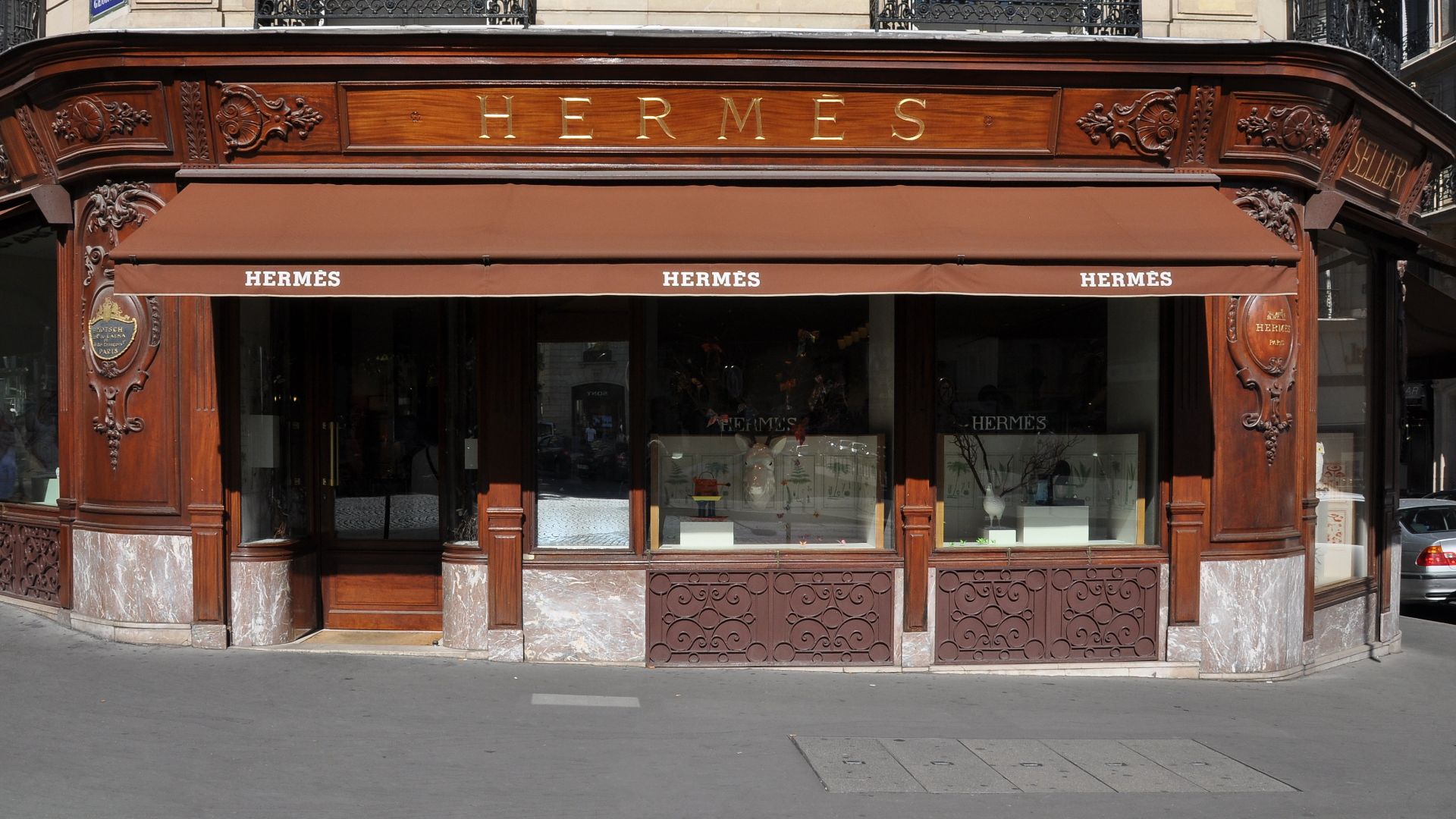File:Hermès Store, Avenue George V, Paris 8e 003.JPG