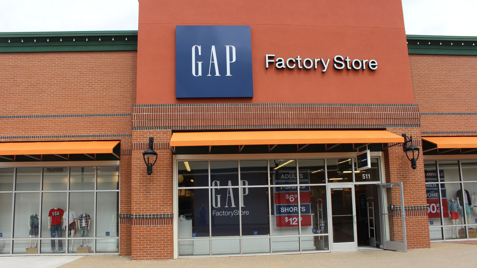 File:Gap Factory Store, Tanger Outlets Savannah.jpg