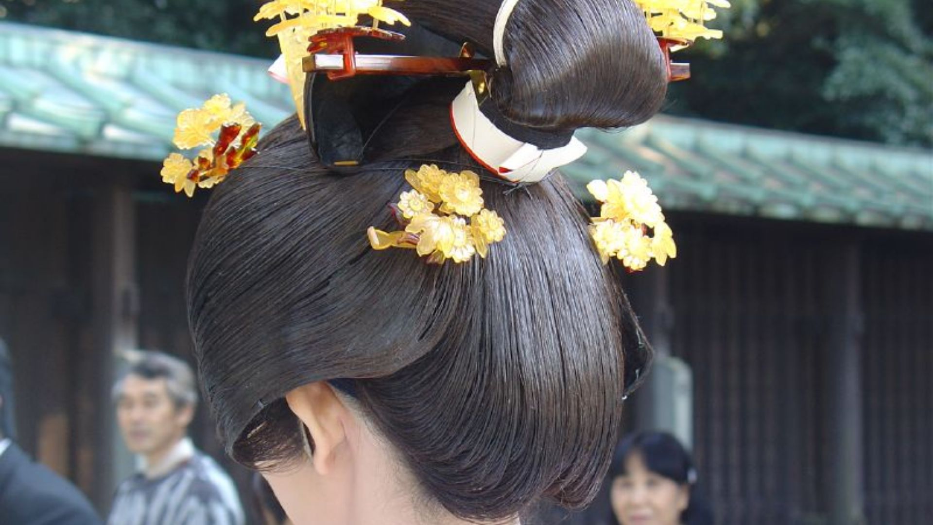 File:Traditional Japanese wedding hairstyle.jpg