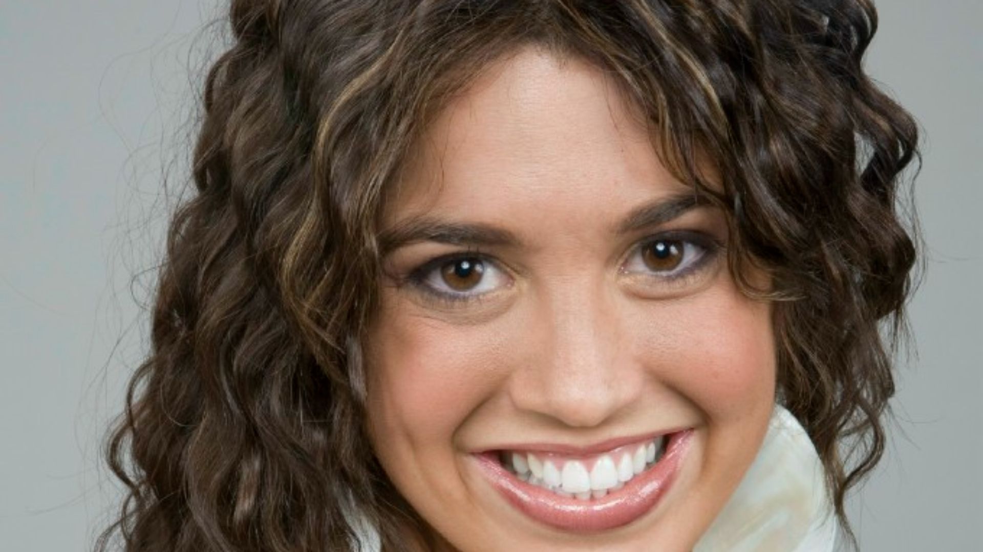 File:Long, curly brown hair with highlights.jpg