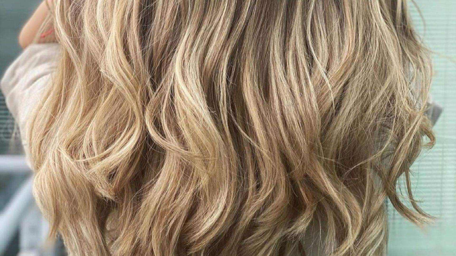 File:Wavy curly hair (51214105435).jpg