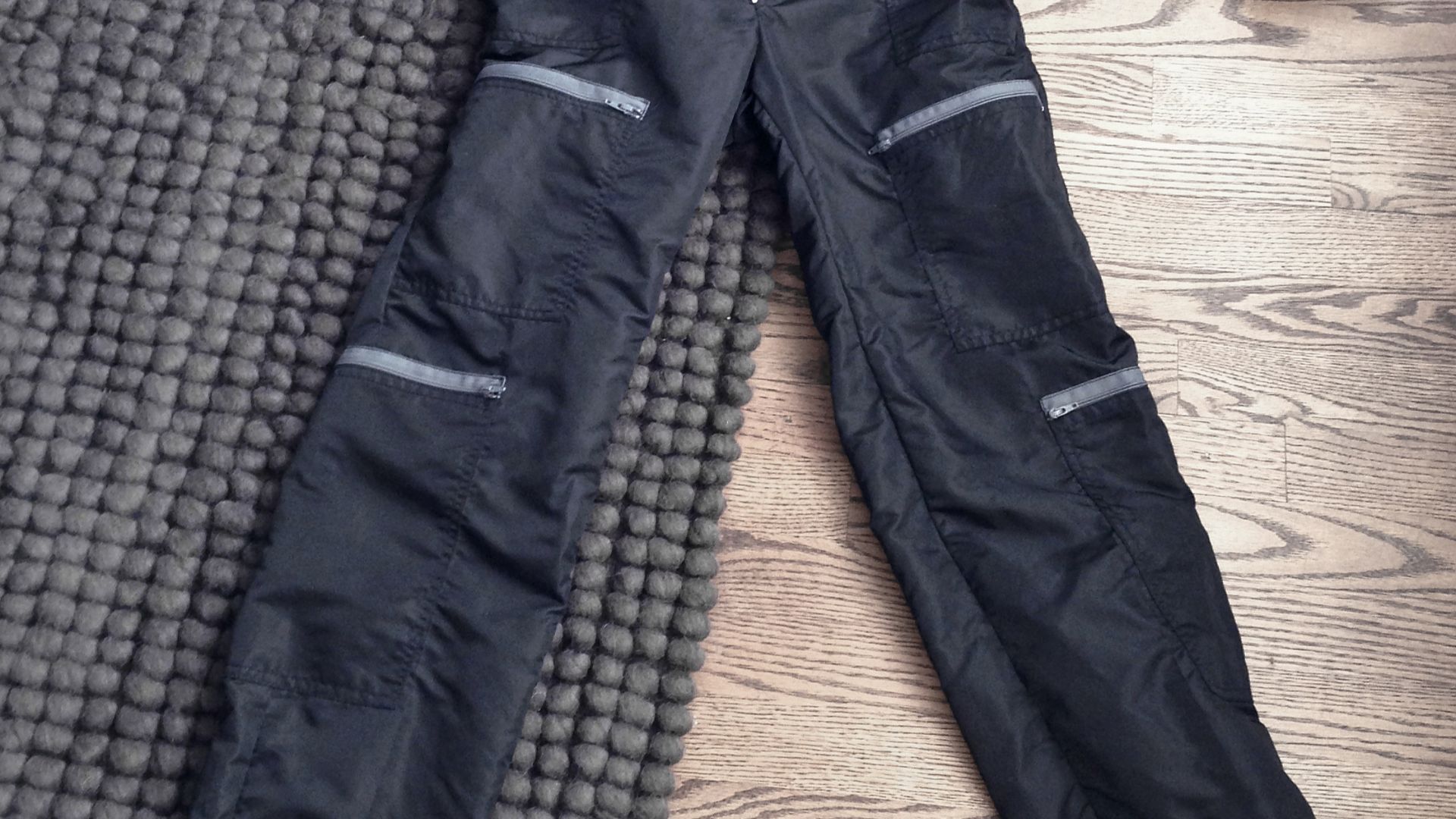 File:Parachute Pant SR-71 Pilot Suit.jpg