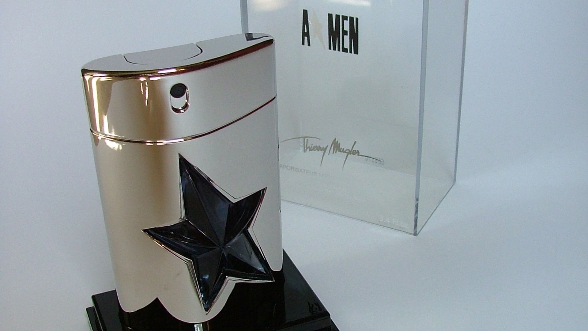 File:Angel Men (1413014127).jpg