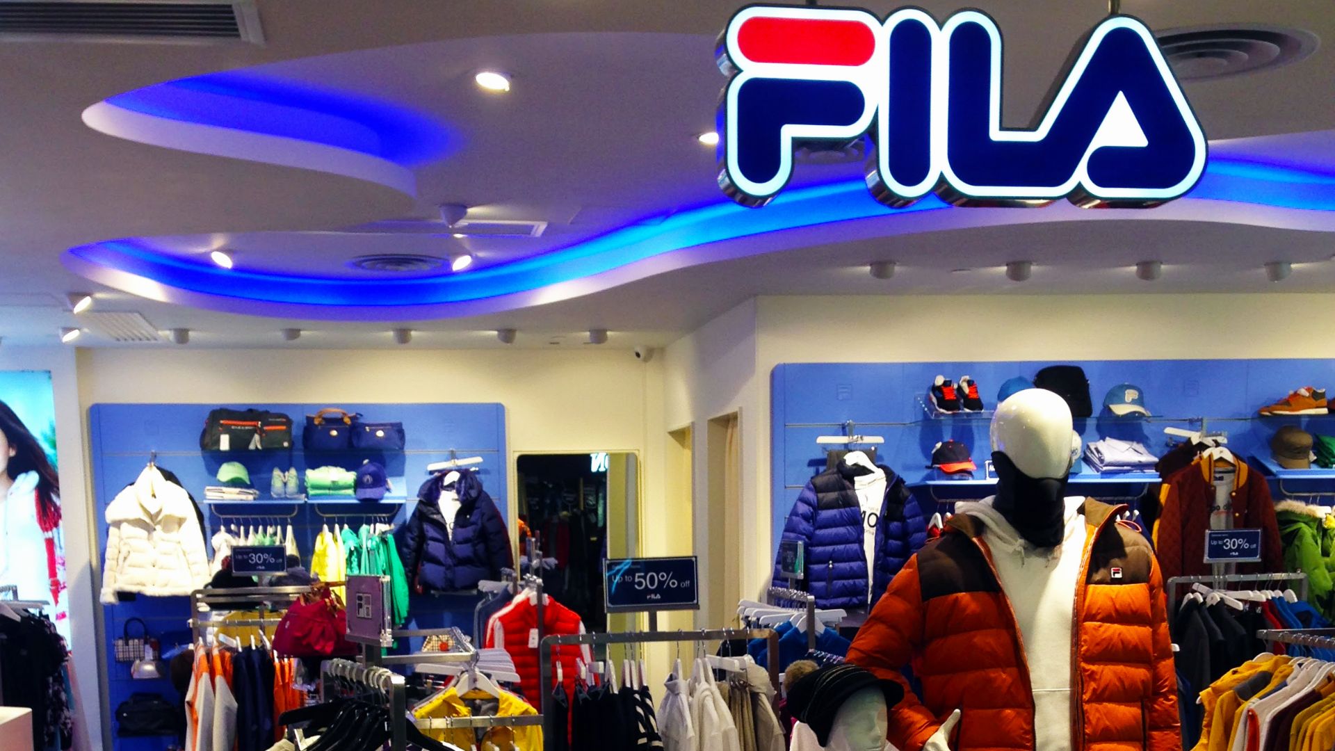 File:Anna Sui for Fila in Hong Kong.jpg