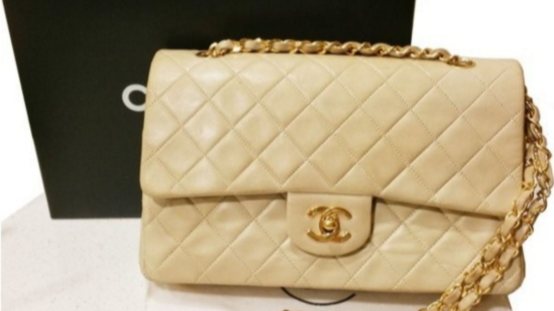 File:Chanel CLASSIC Double Flap 2.55 .jpg
