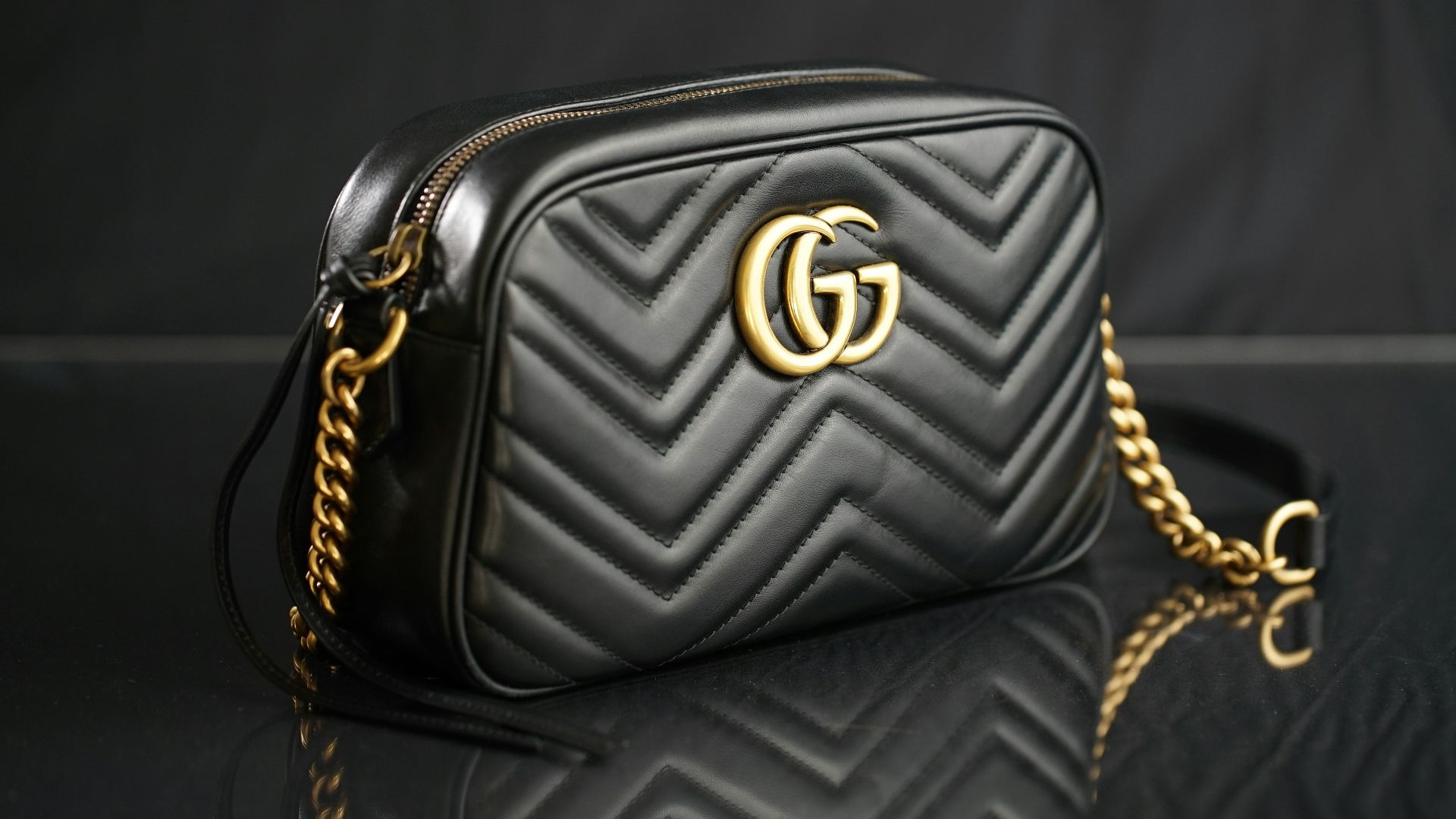 black Gucci leather shoulder bag