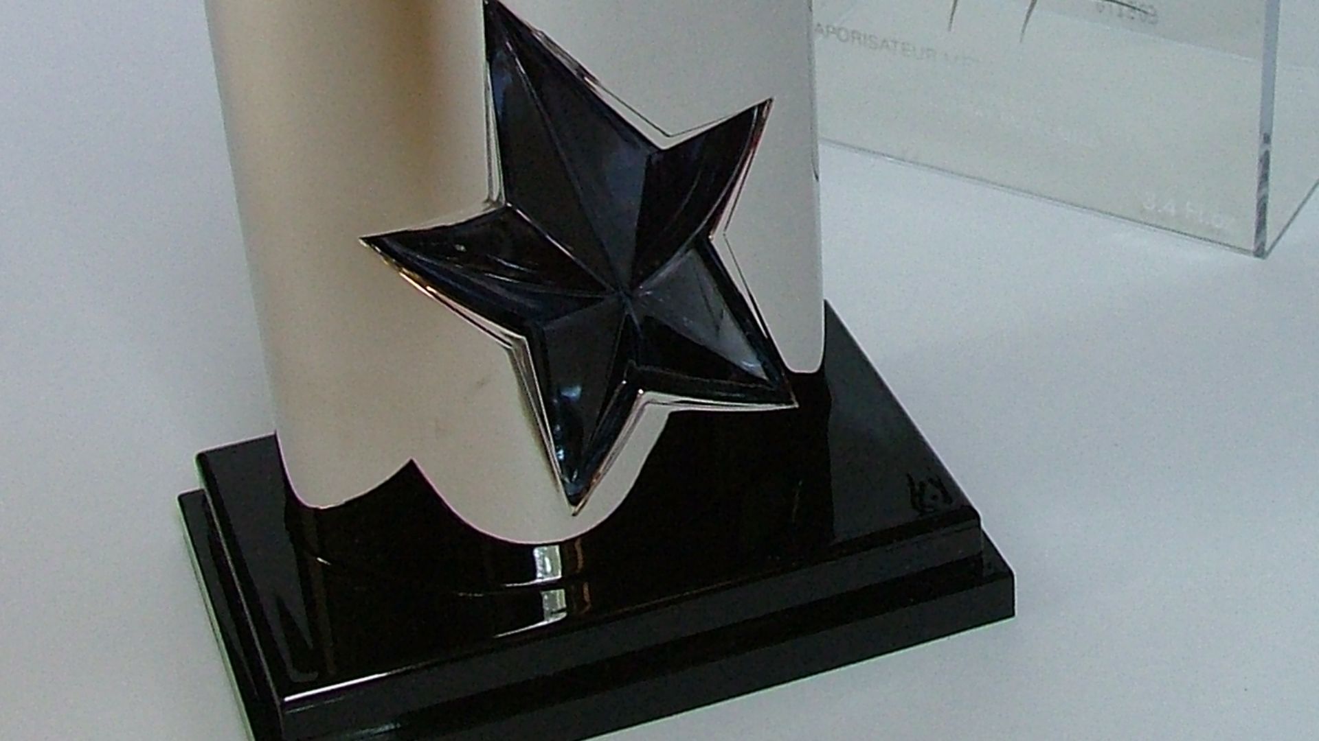 File:Angel Men (1413014127).jpg