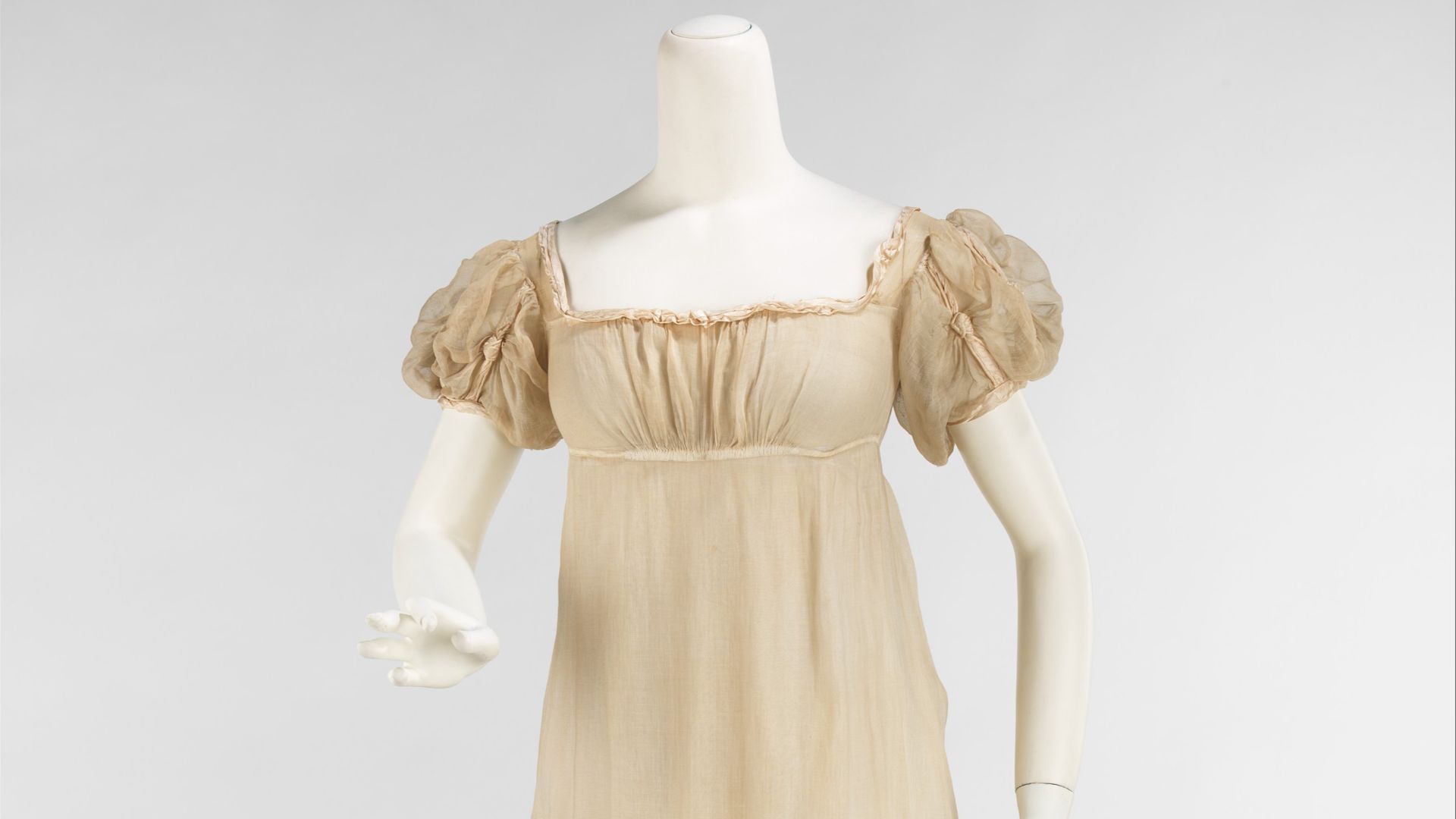 File:1810 Women's Dress American Empire Silhouette.jpg
