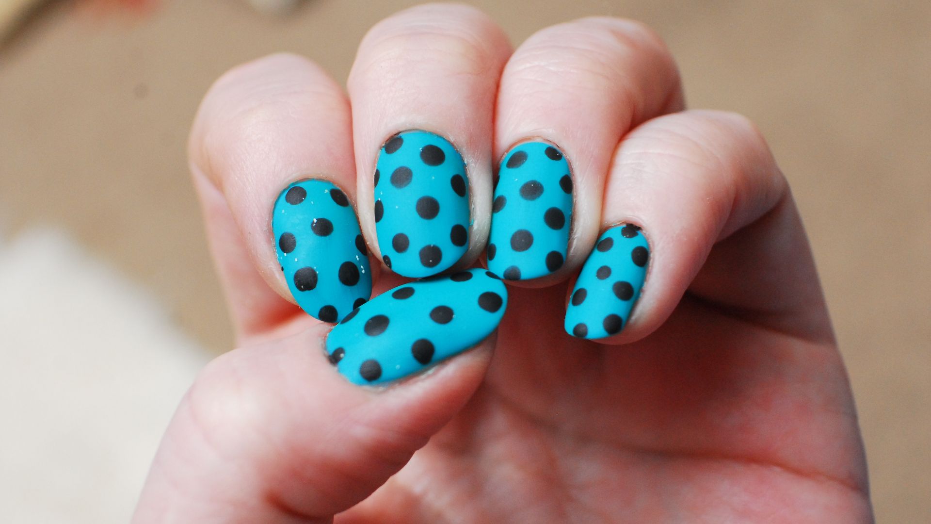 File:Matte spotted turquoise nails (15403309163).jpg