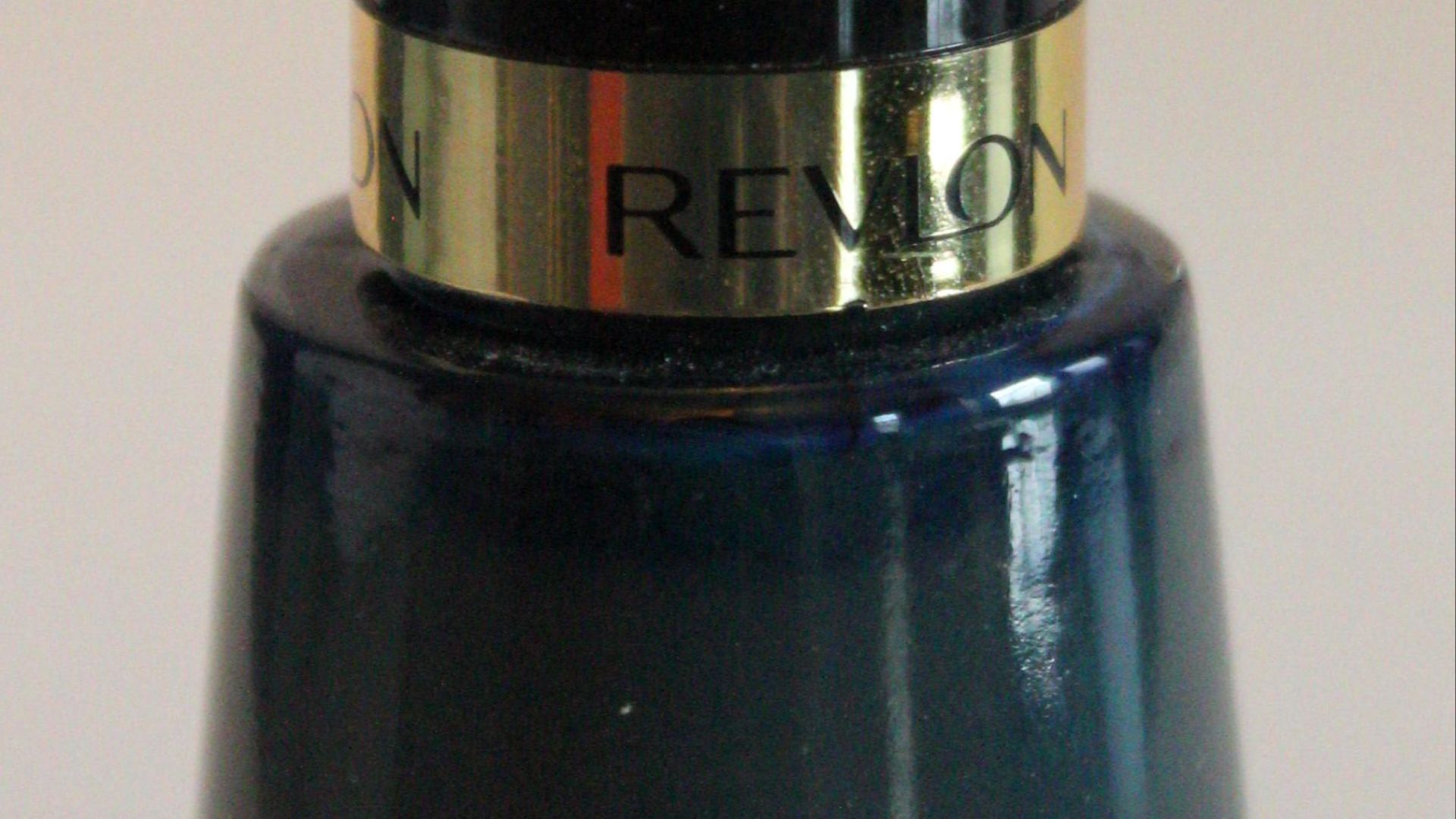 File:Revlon Iconic.jpg