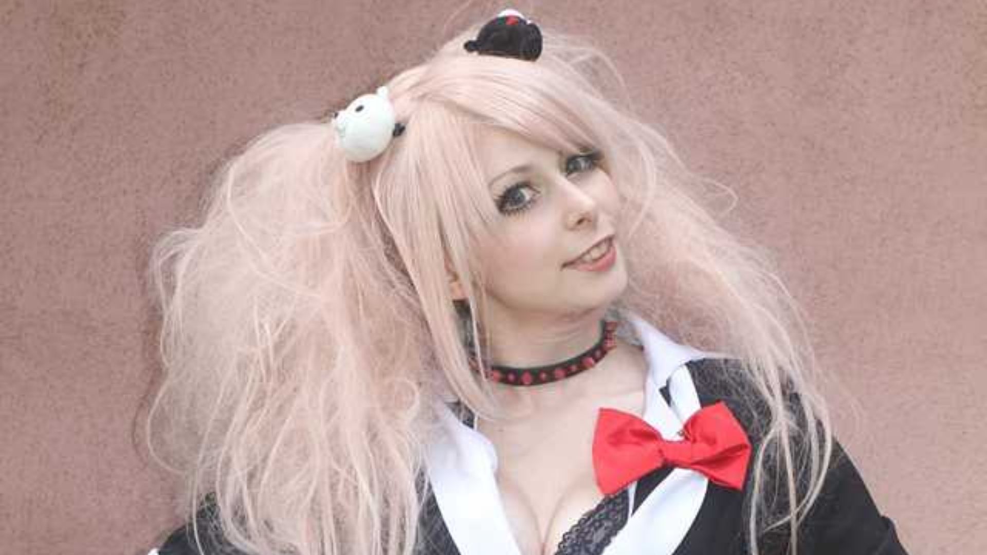 File:Yuriko Tiger as Junko Enoshima at Etna Comics 20140606.jpg