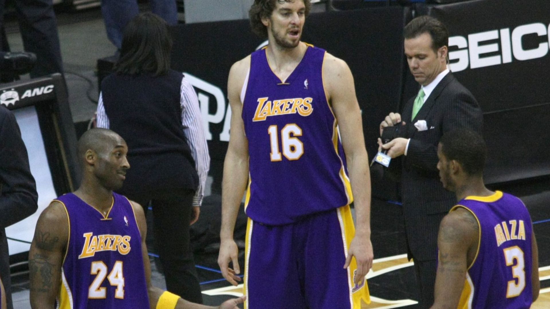 File:Los Angeles Lakers.jpg