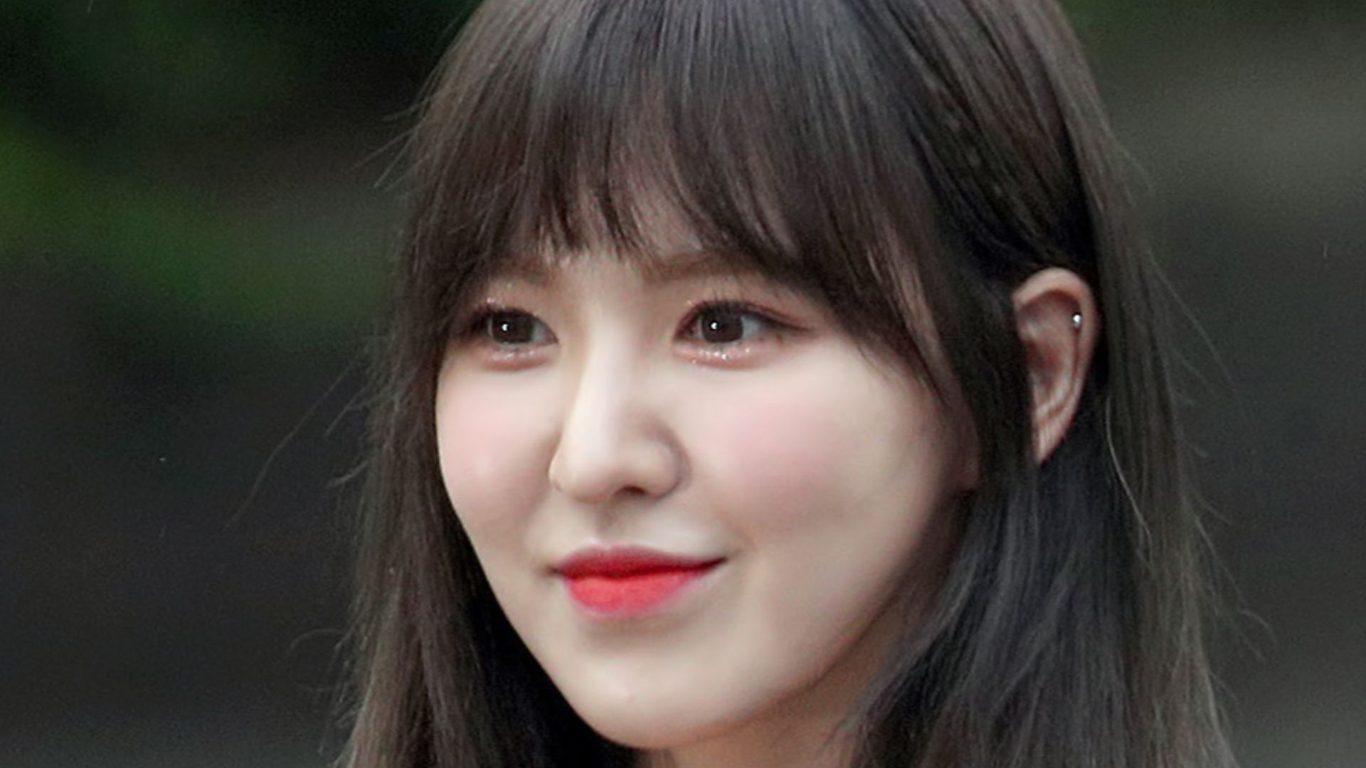 File:Wendy Son at Music Bank on June 29, 2018.jpg