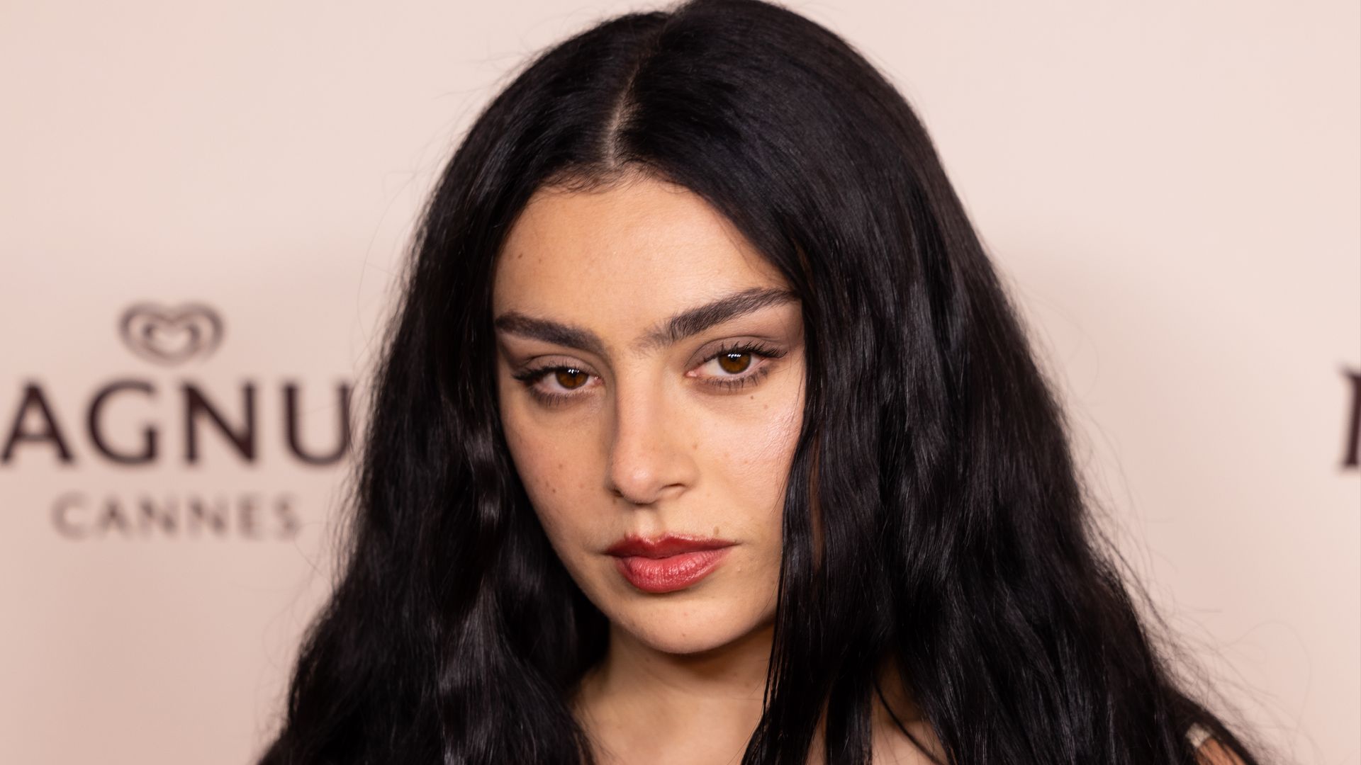 File:Charli XCX-4059.jpg
