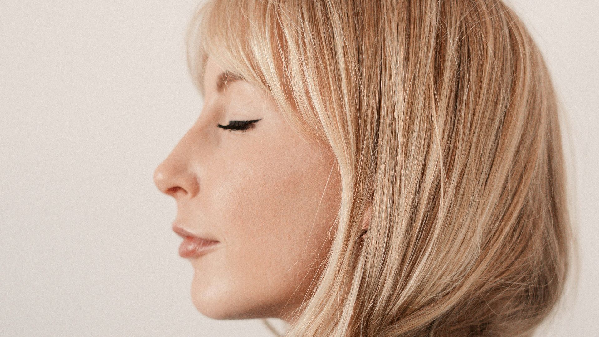 woman in black turtleneck shirt