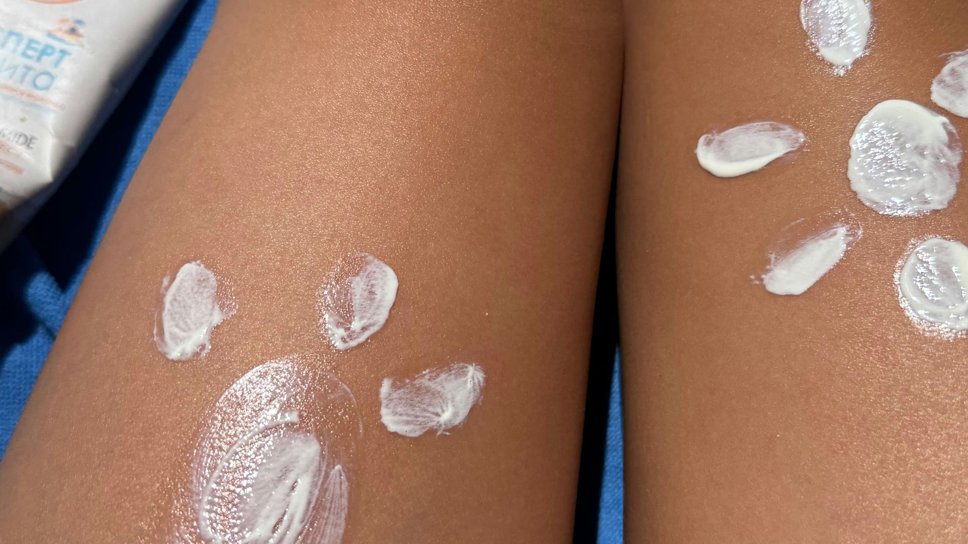 Sunscreen art protects legs from the sun.