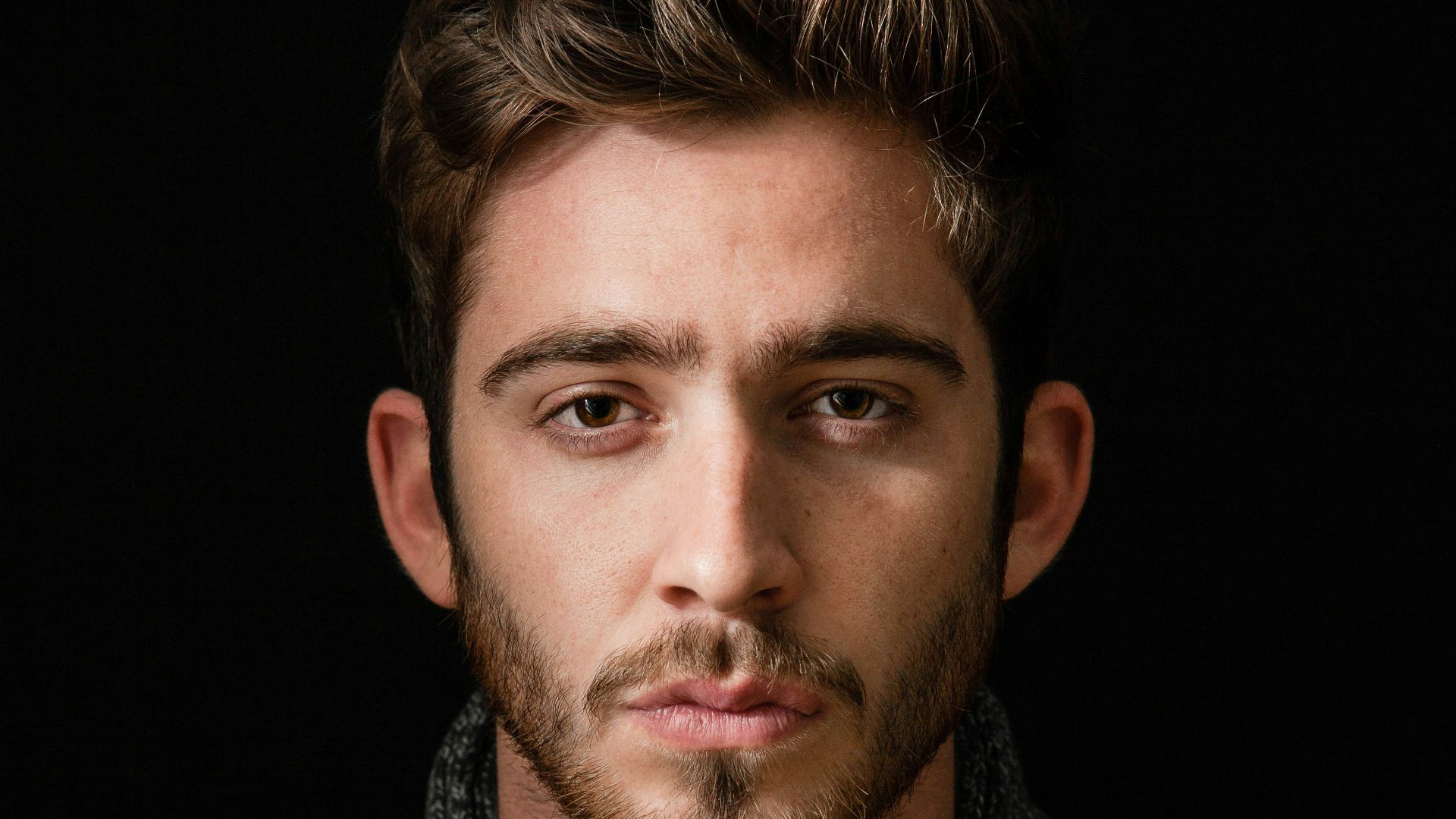 man's grey and black shirt