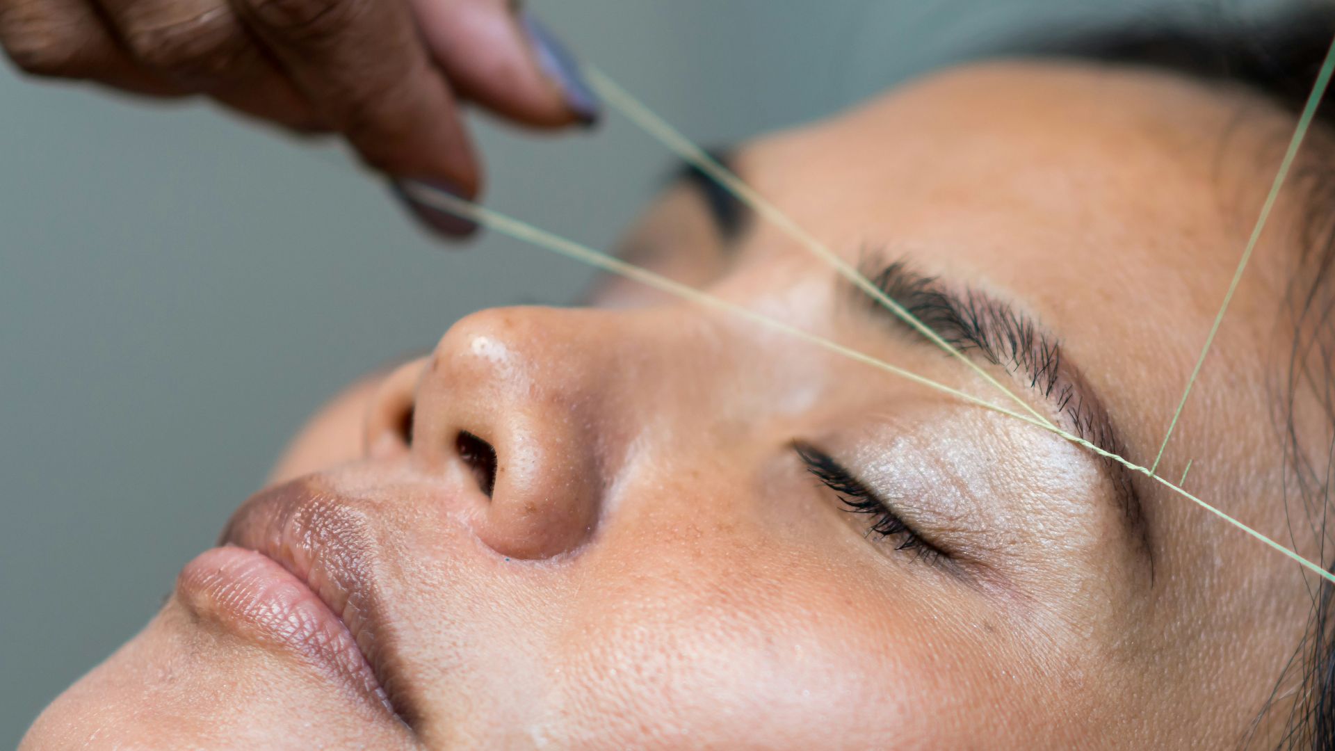 closeup photography of woman's face