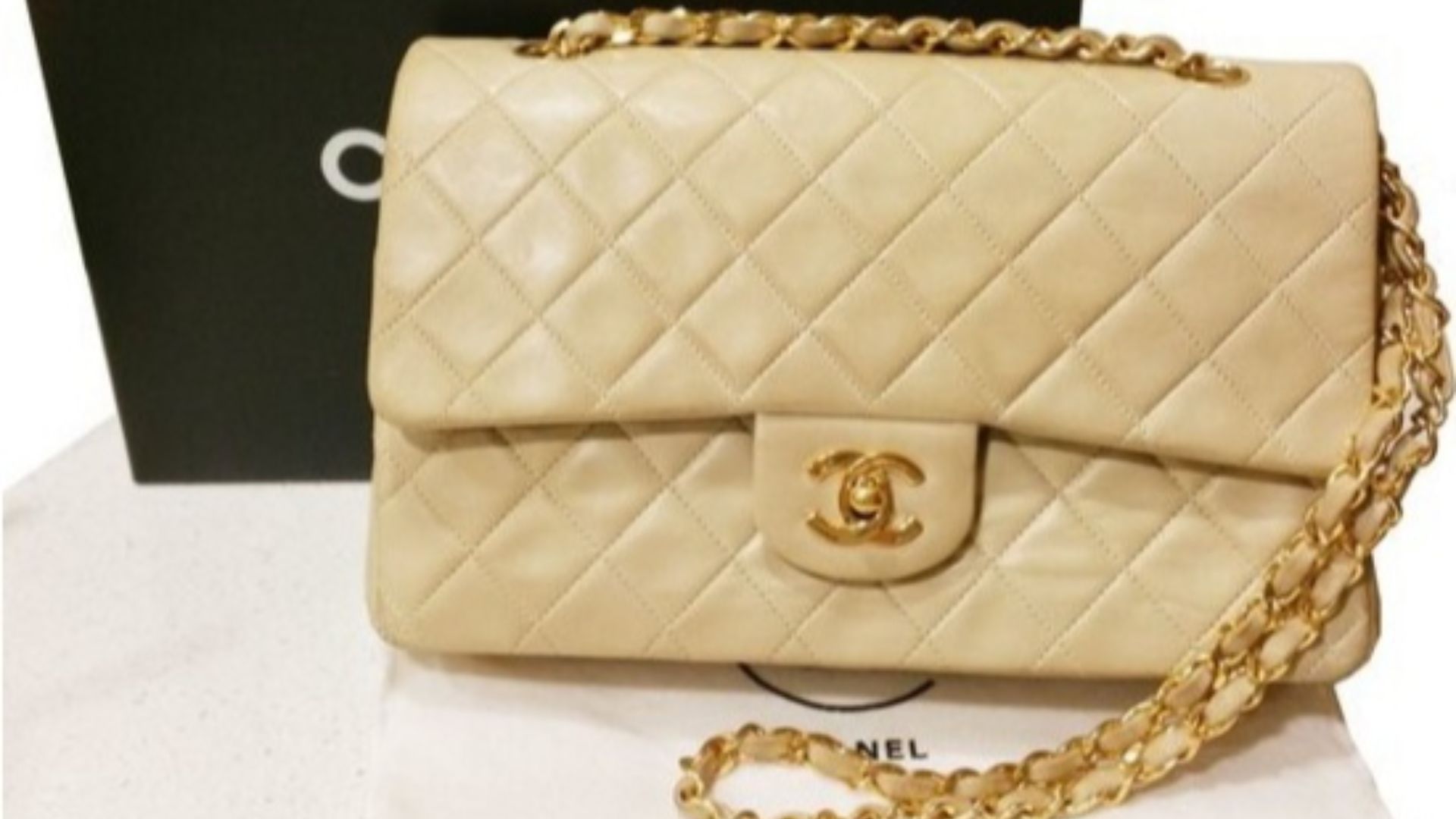 File:Chanel CLASSIC Double Flap 2.55 .jpg