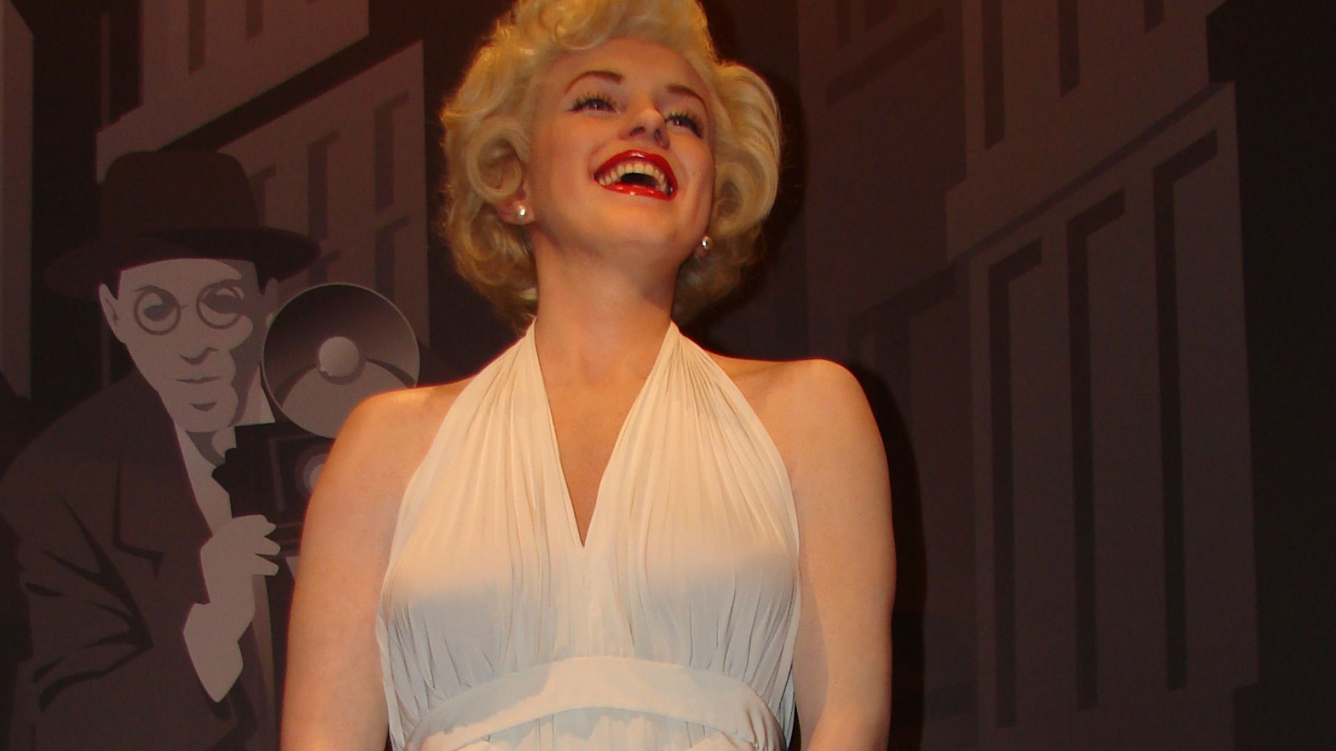 File:Marilyn Monroe Wax Statue in Madame Tussauds London.jpg