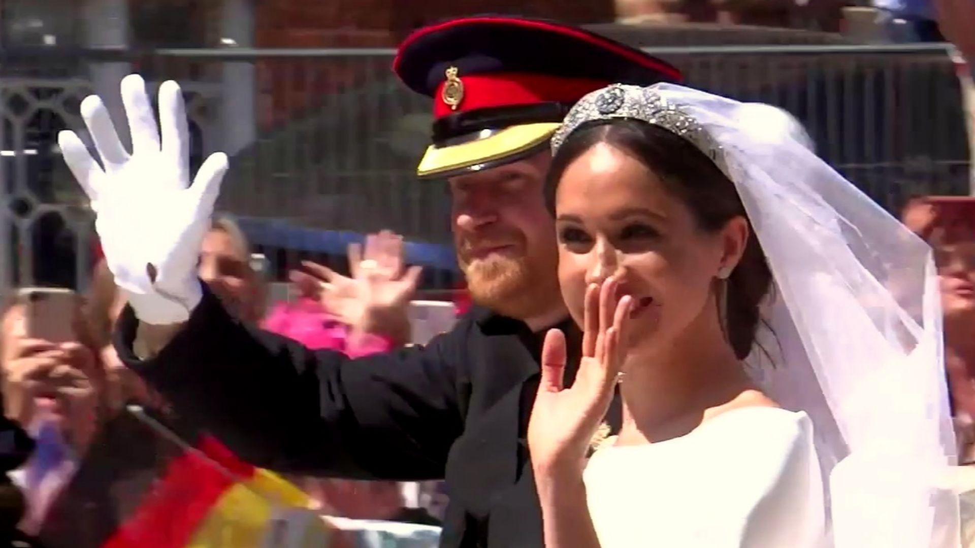 File:Prince Harry and Meghan’s carriage procession through streets of Windsor 05.jpg
