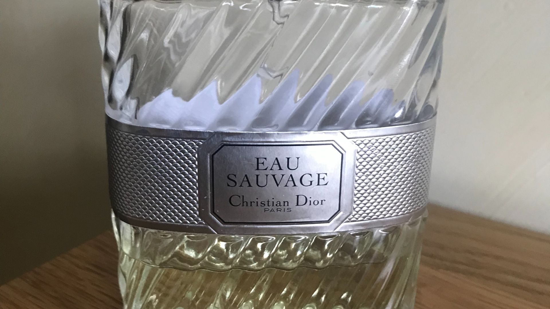 File:Eau Sauvage Christian Dior.jpg