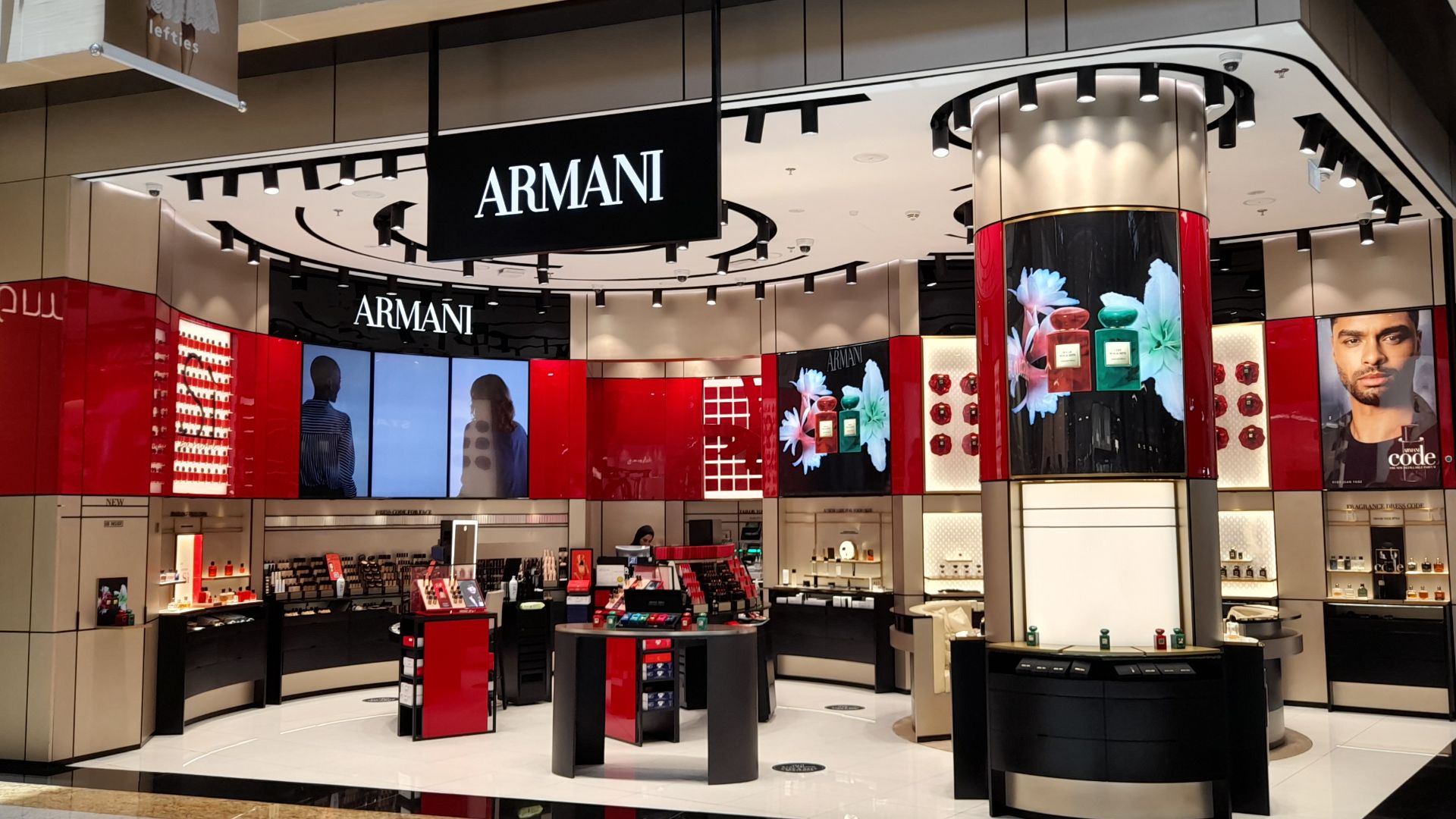 File:Armani Store in Dubai.jpg
