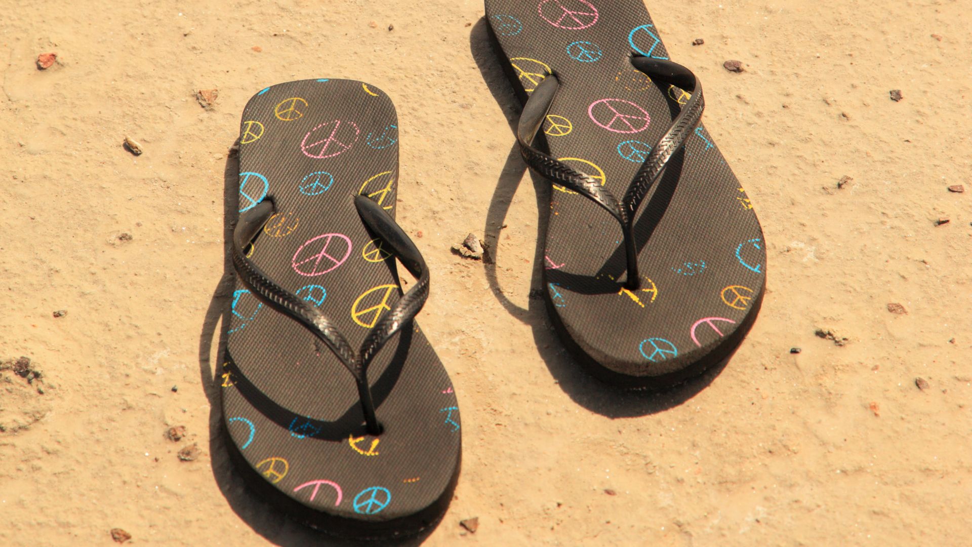 File:Gone Barefootin' free creative commons (4615287172).jpg