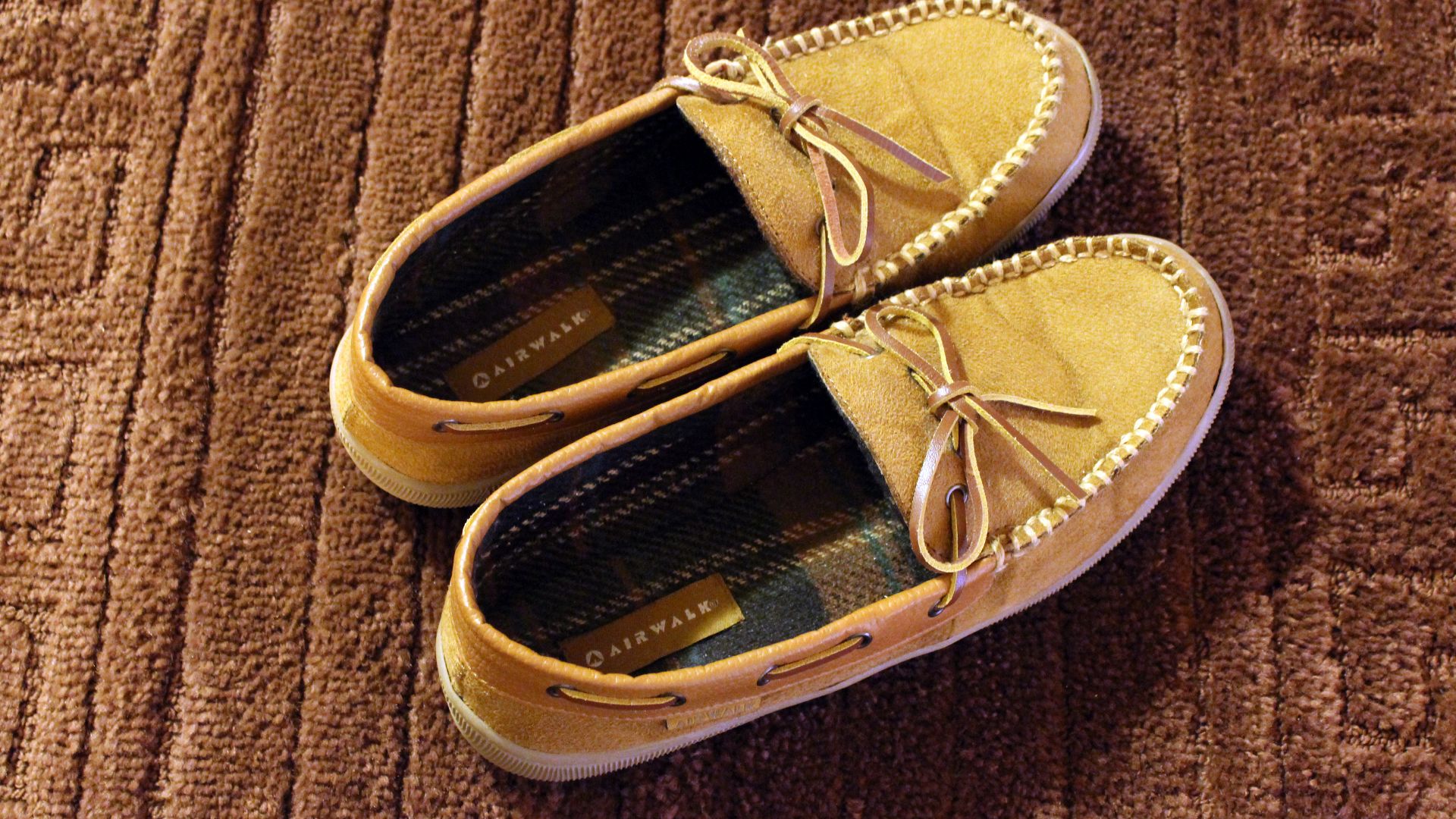 File:Airwalk Men's Mason Mocassin Slippers.JPG