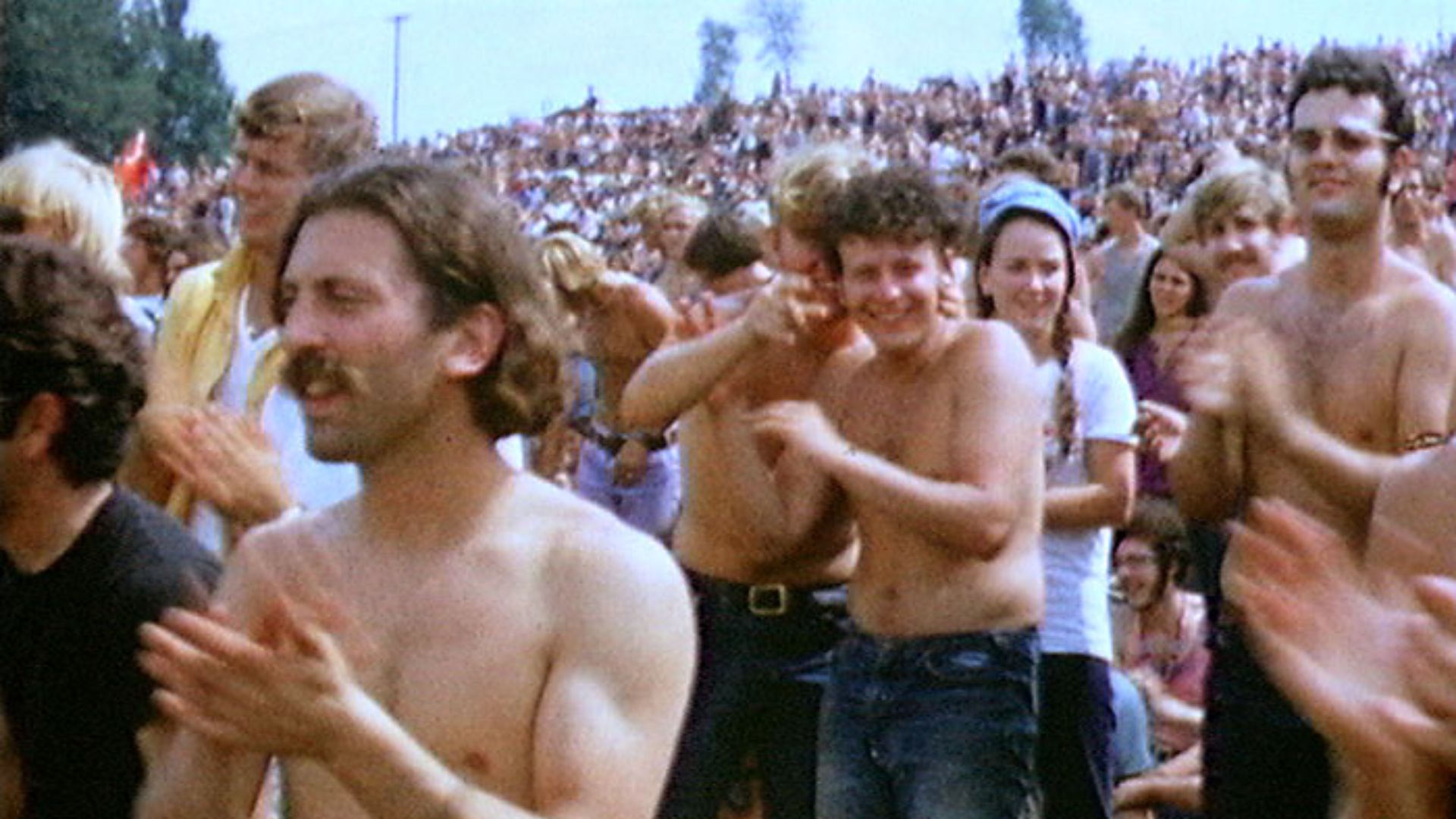 File:Woodstock redmond crowd.JPG