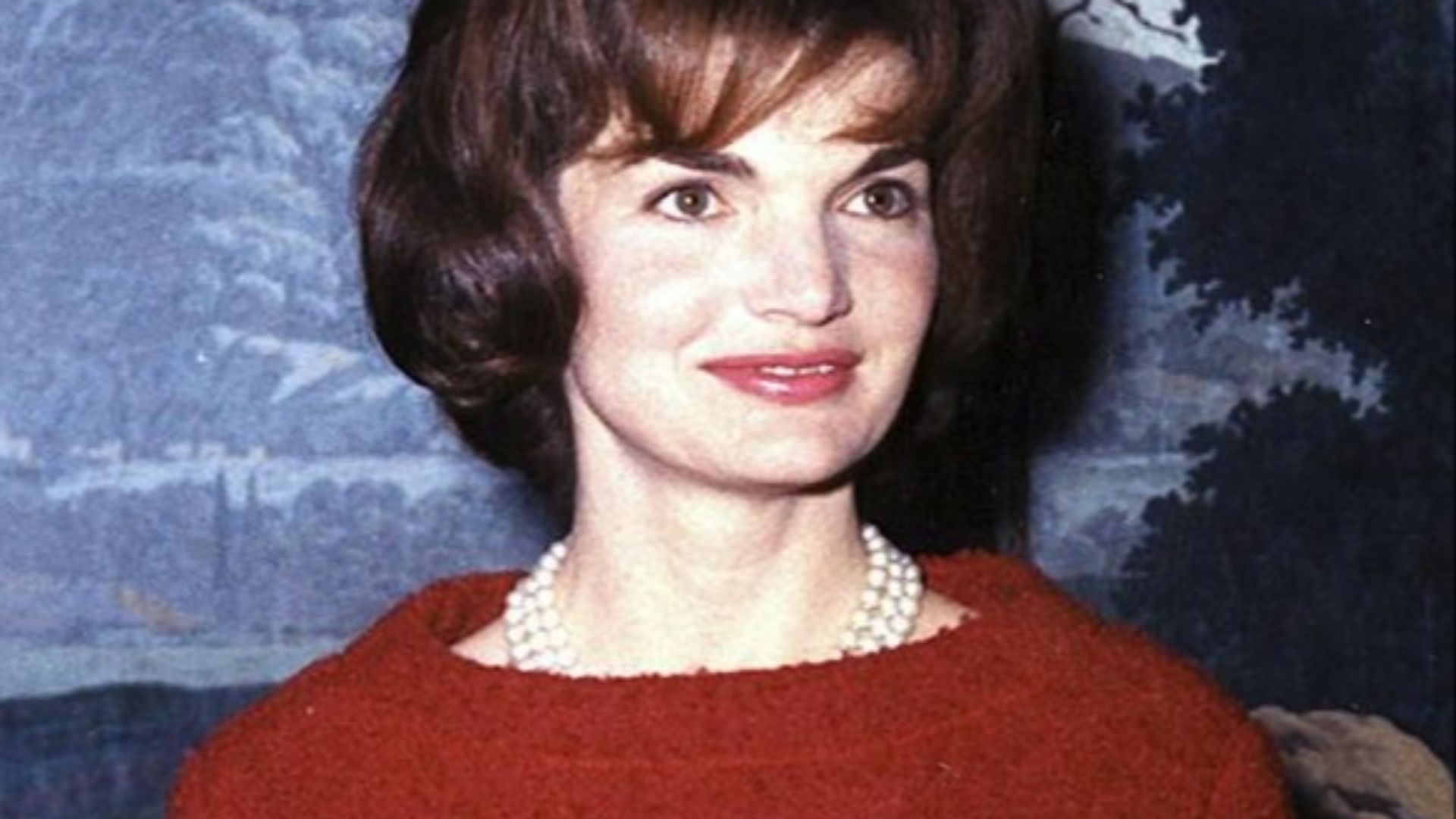 File:Mrs Kennedy in the Diplomatic Reception Room cropped.jpg