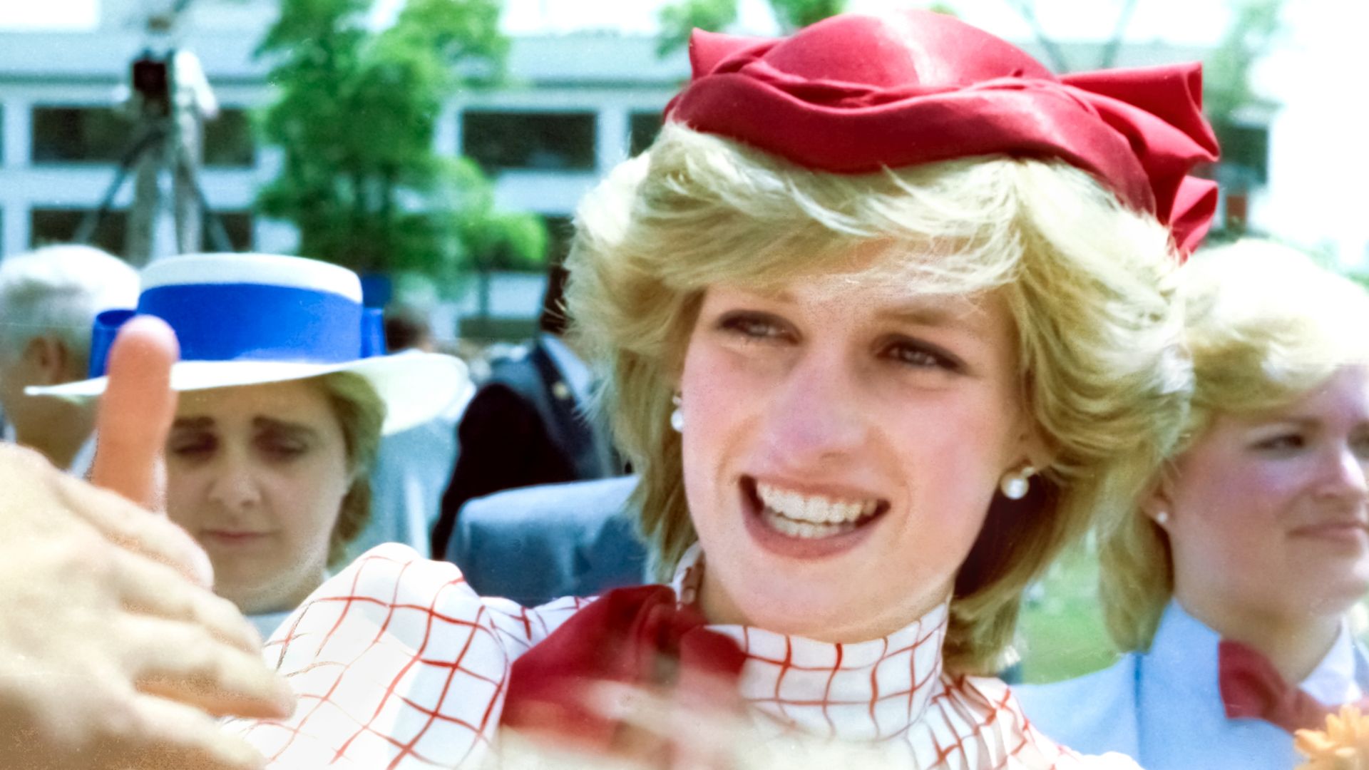 File:Diana visits Halifax.jpg