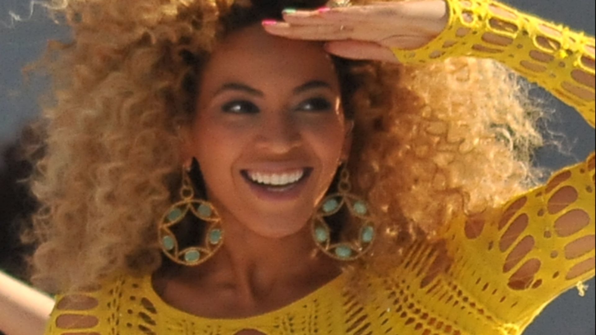 File:Beyoncé Knowles GMA Run the World cropped.jpg