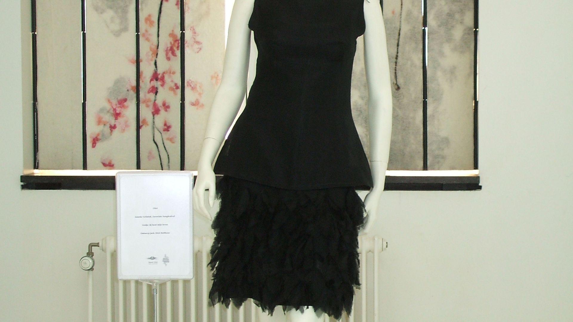 File:Anneke Grönloh 1964 Eurovision dress.jpg